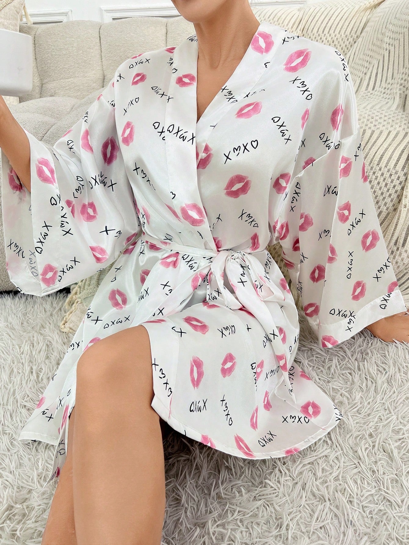 Lip Print Belted Satin Robe