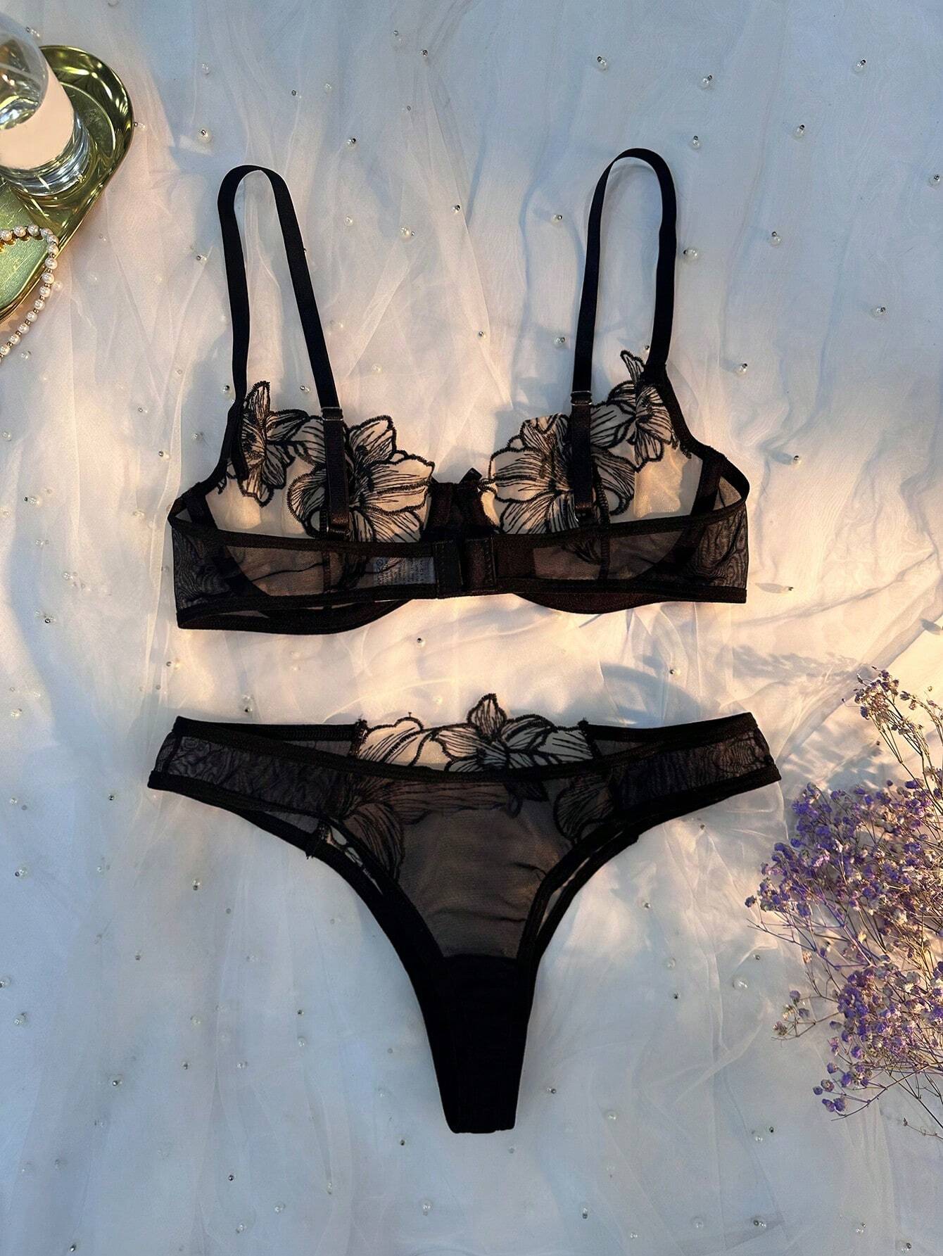 Women's Flower Embroidery Mesh Bra And Panties Set
