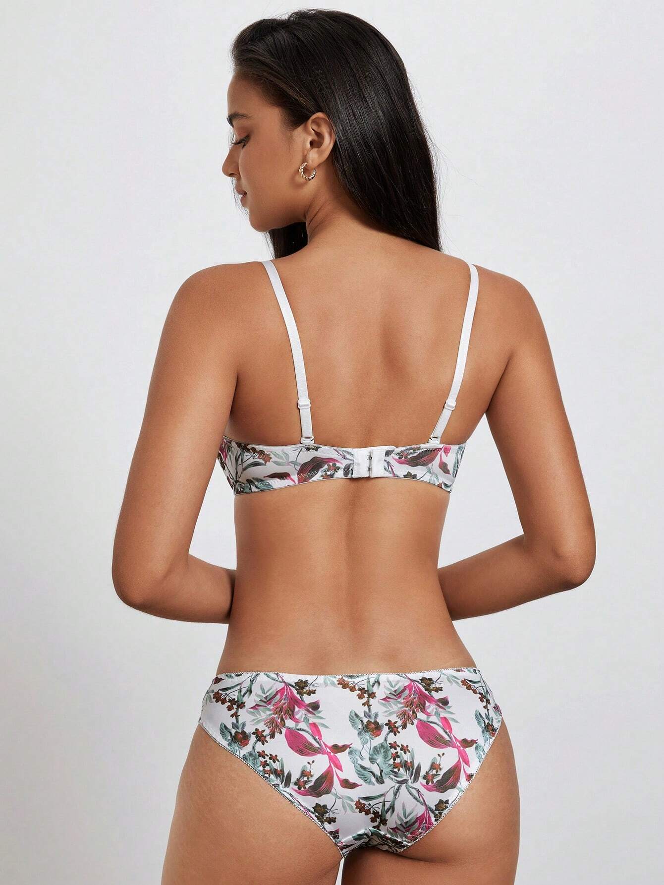 DesireSculpt Leaf Print Underwire Bra & Panty Lingerie Set
