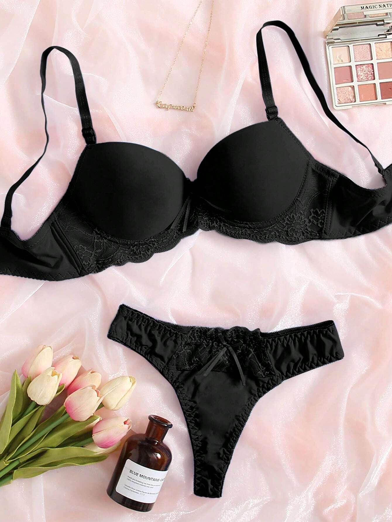 Contrast Lace Underwire Bra & Panty Lingerie Set Black