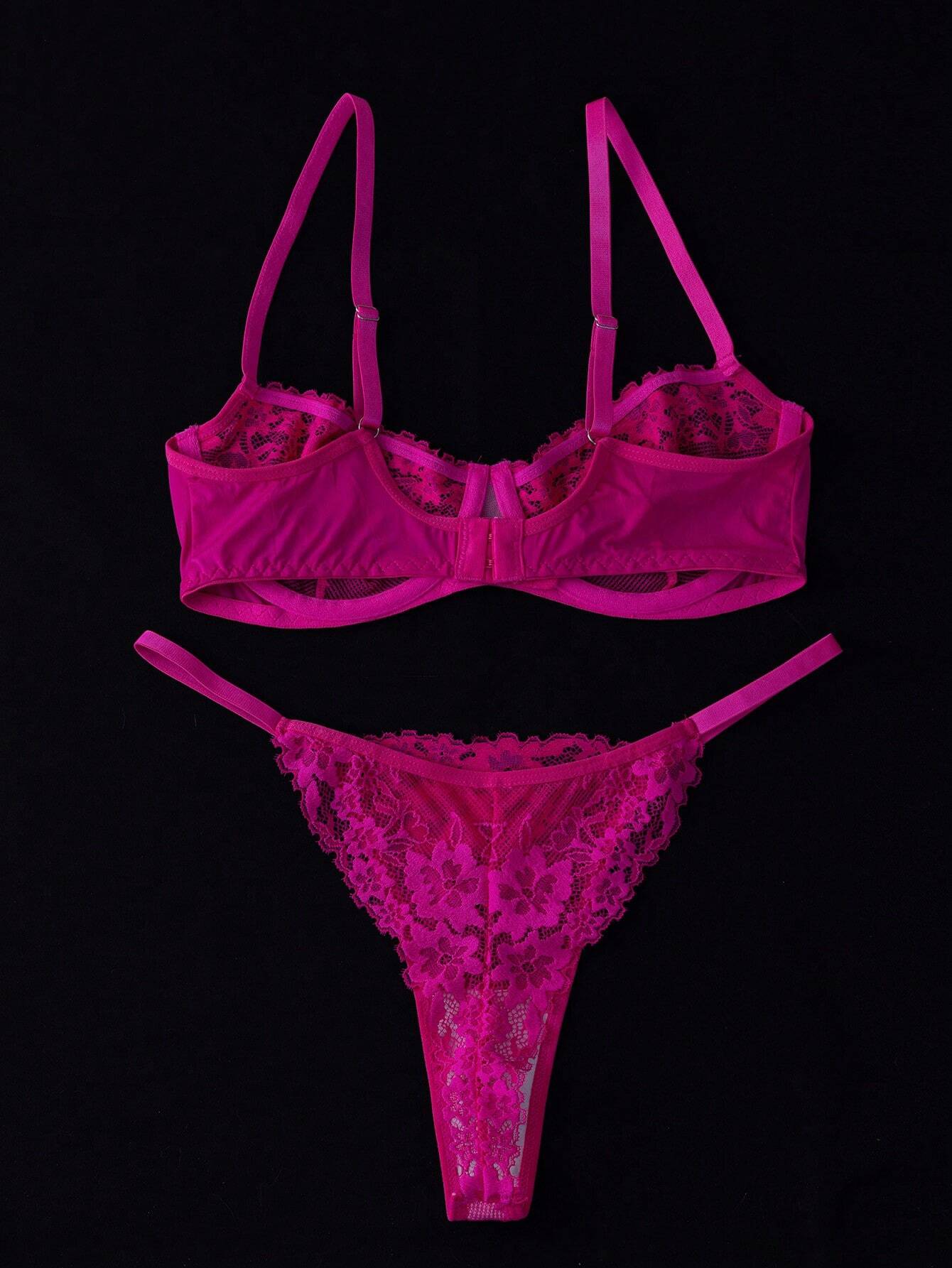 2pcs Women's Simple Lace Patchwork Spaghetti Strap Casual Underwear Set