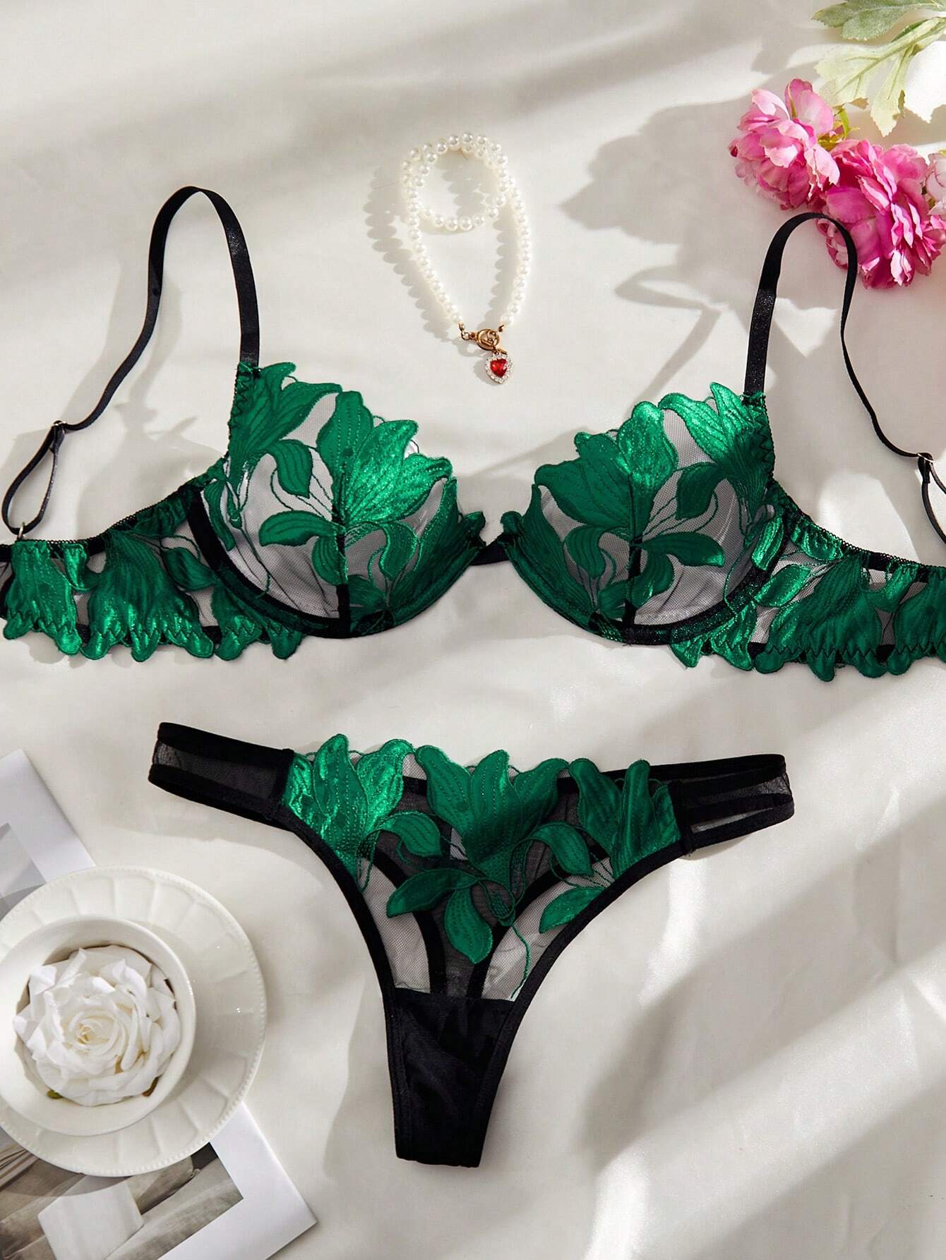 2pcs Maple Leaf Embroidery Mesh Lingerie Set Dark Green