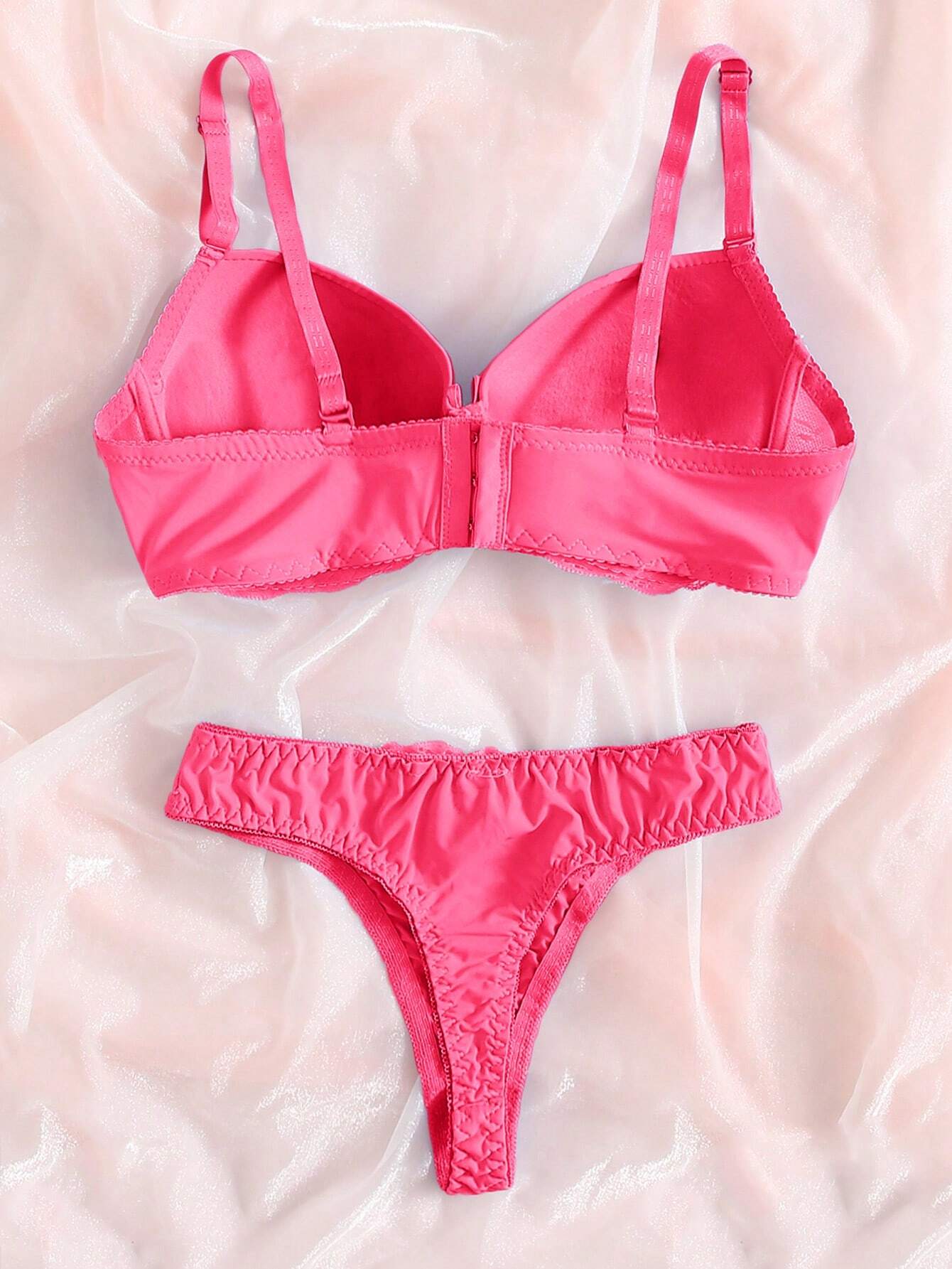 Contrast Lace Underwire Bra & Panty Lingerie Set