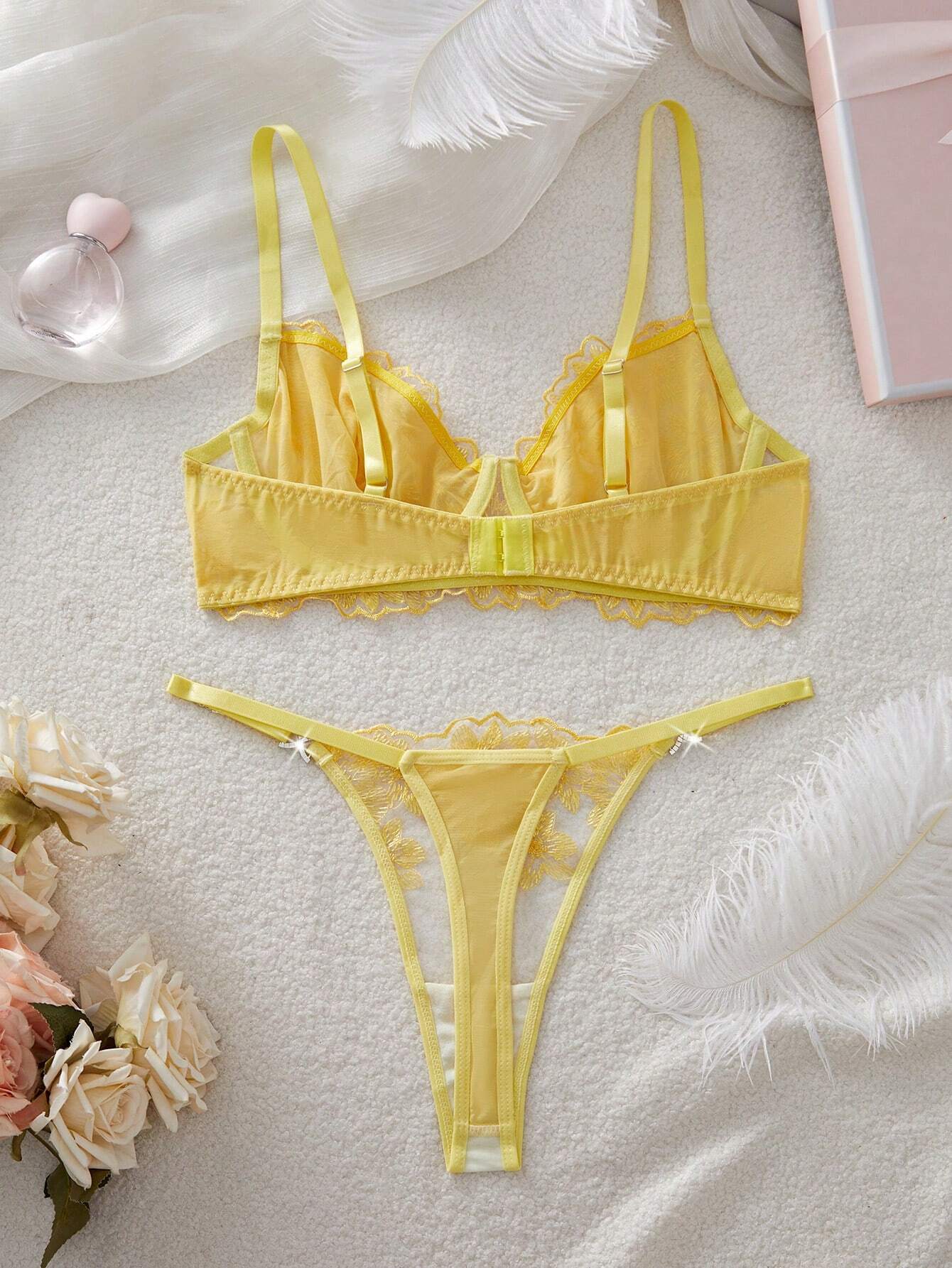 2pcs Vintage Lady Sexy Bra & Thong Lingerie Set
