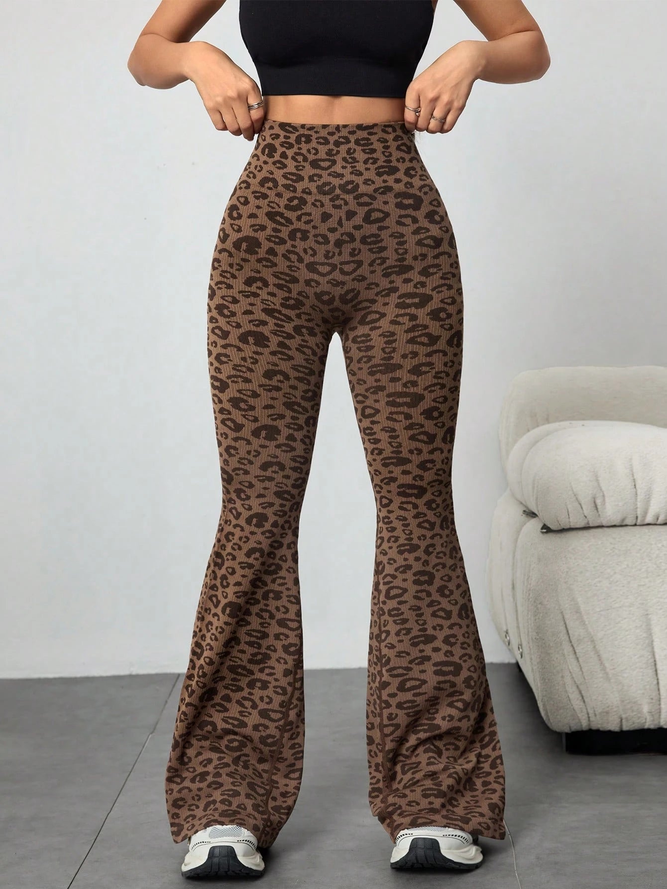 1pc Seamless Leopard Print Sports Flare Pants