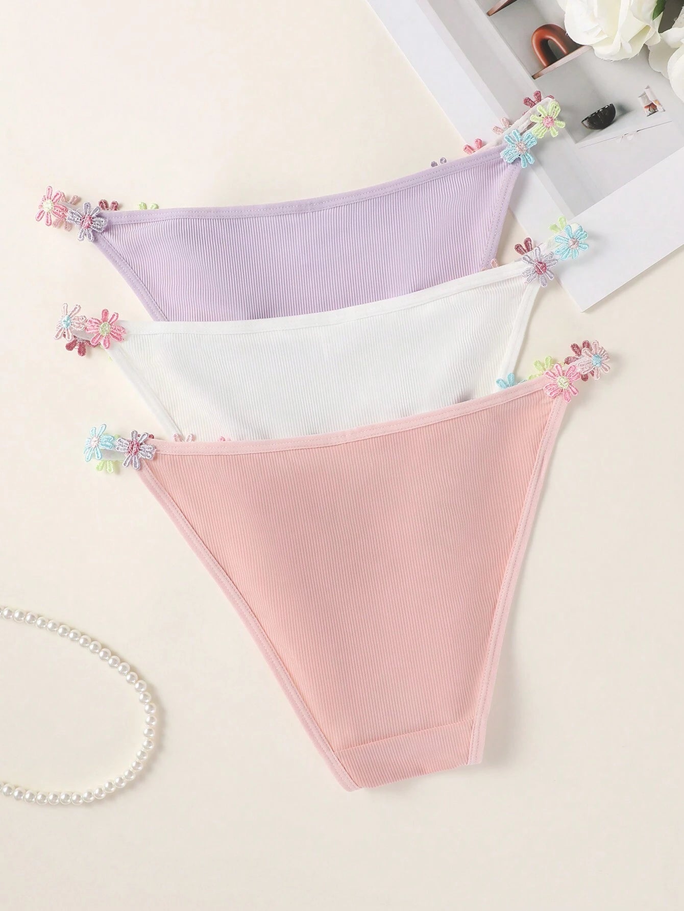 Eraneu 3pcs/Set Women's Floral Embroidery Triangle Panties