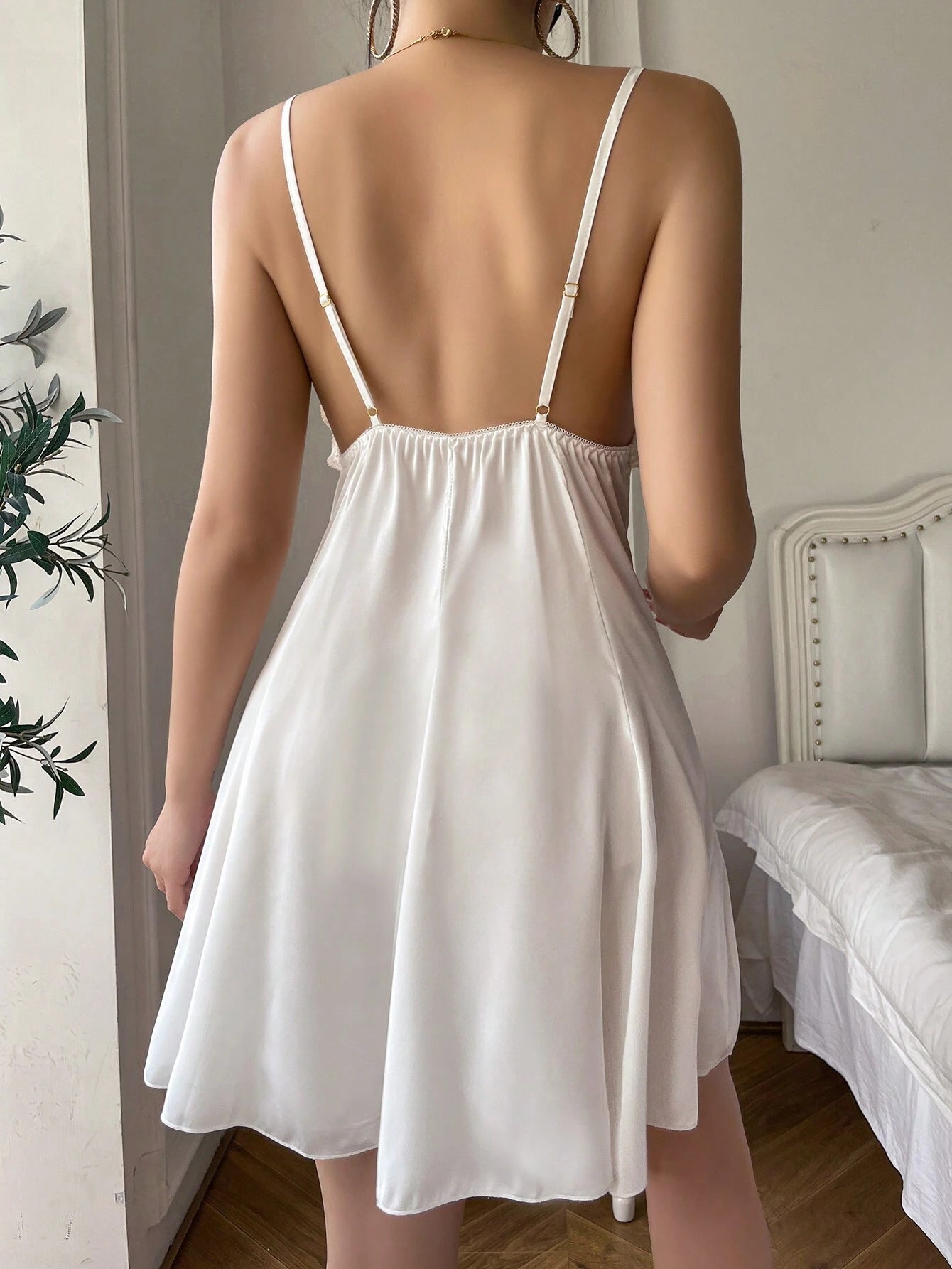 Lace Panel Bowknot Decorated Pajamas