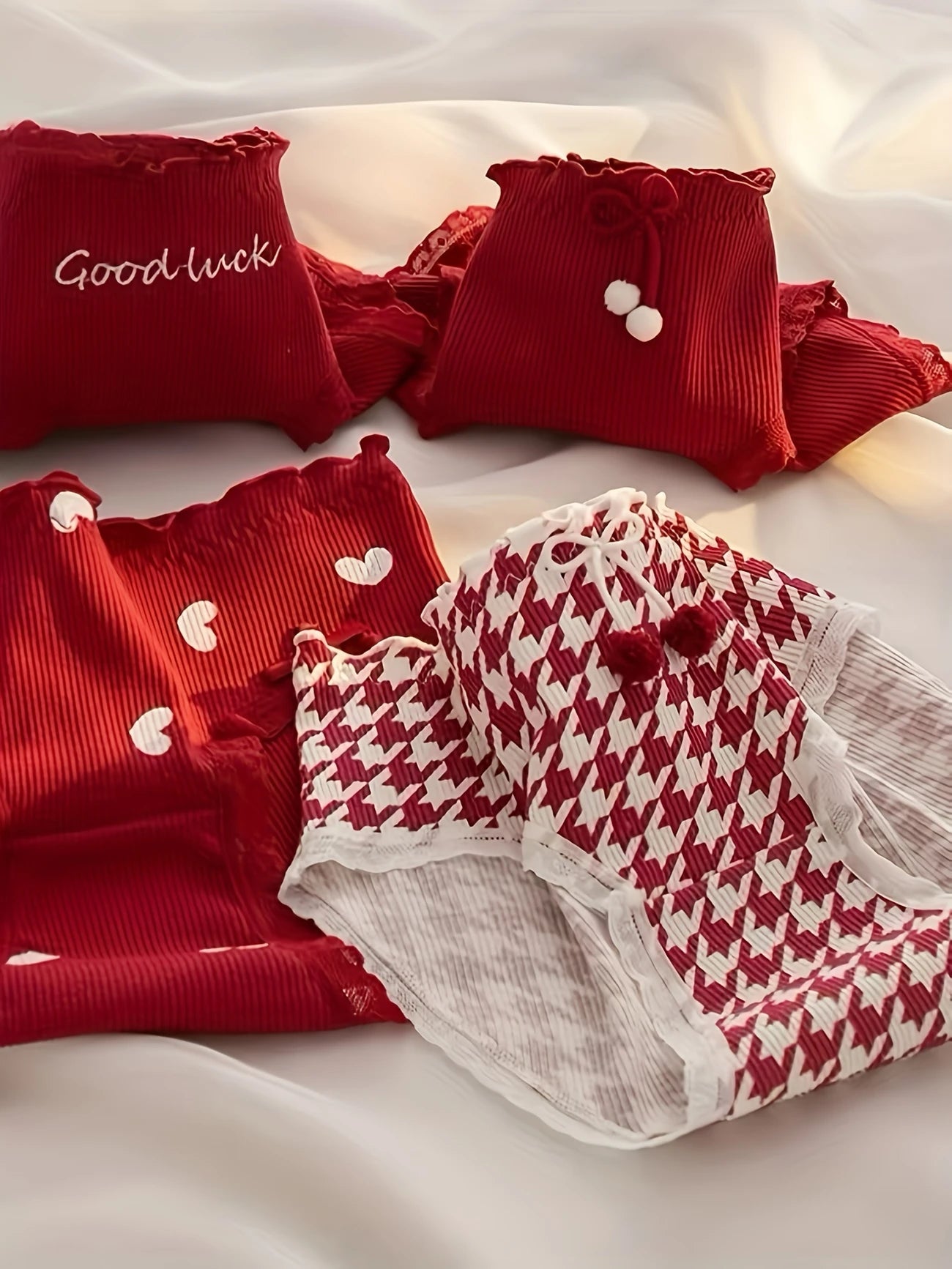 Set of 4 New Style Christmas Breathable And Stretchy Women'S Panties with Ruffled Lace for Comfort