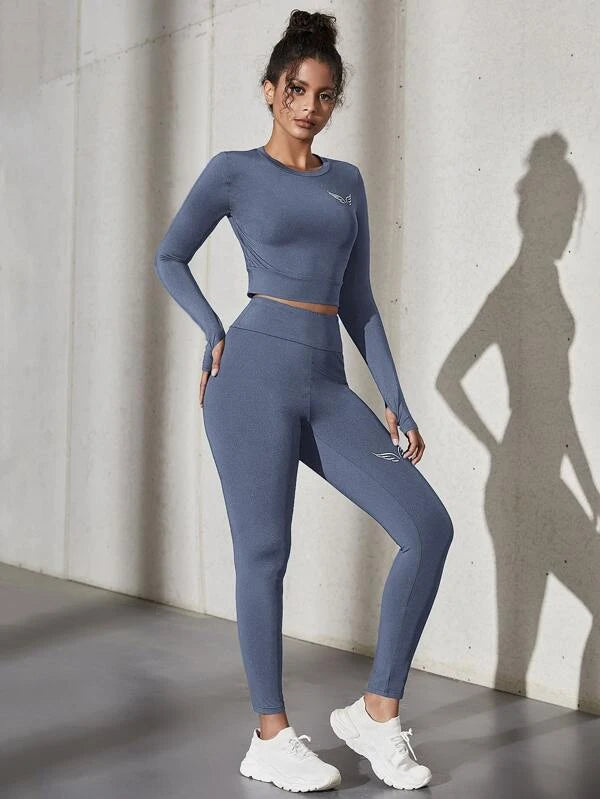 Thumb Holes Crop Tee &amp; Letter Graphic Leggings Sports Set