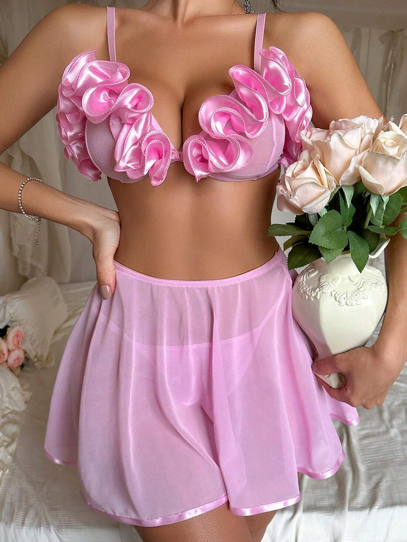 Women's Mesh Sexy Lingerie Set Decorated With Ruffle Edge