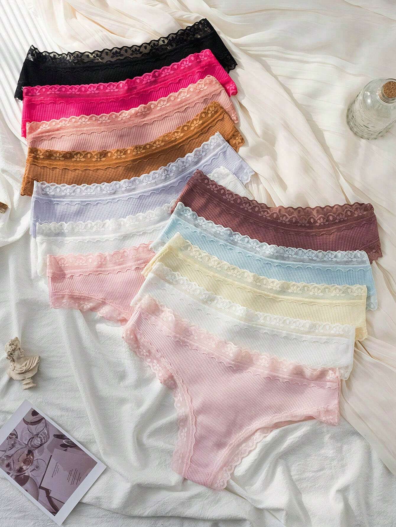 Lace Patchwork Seamless Triangle Panties