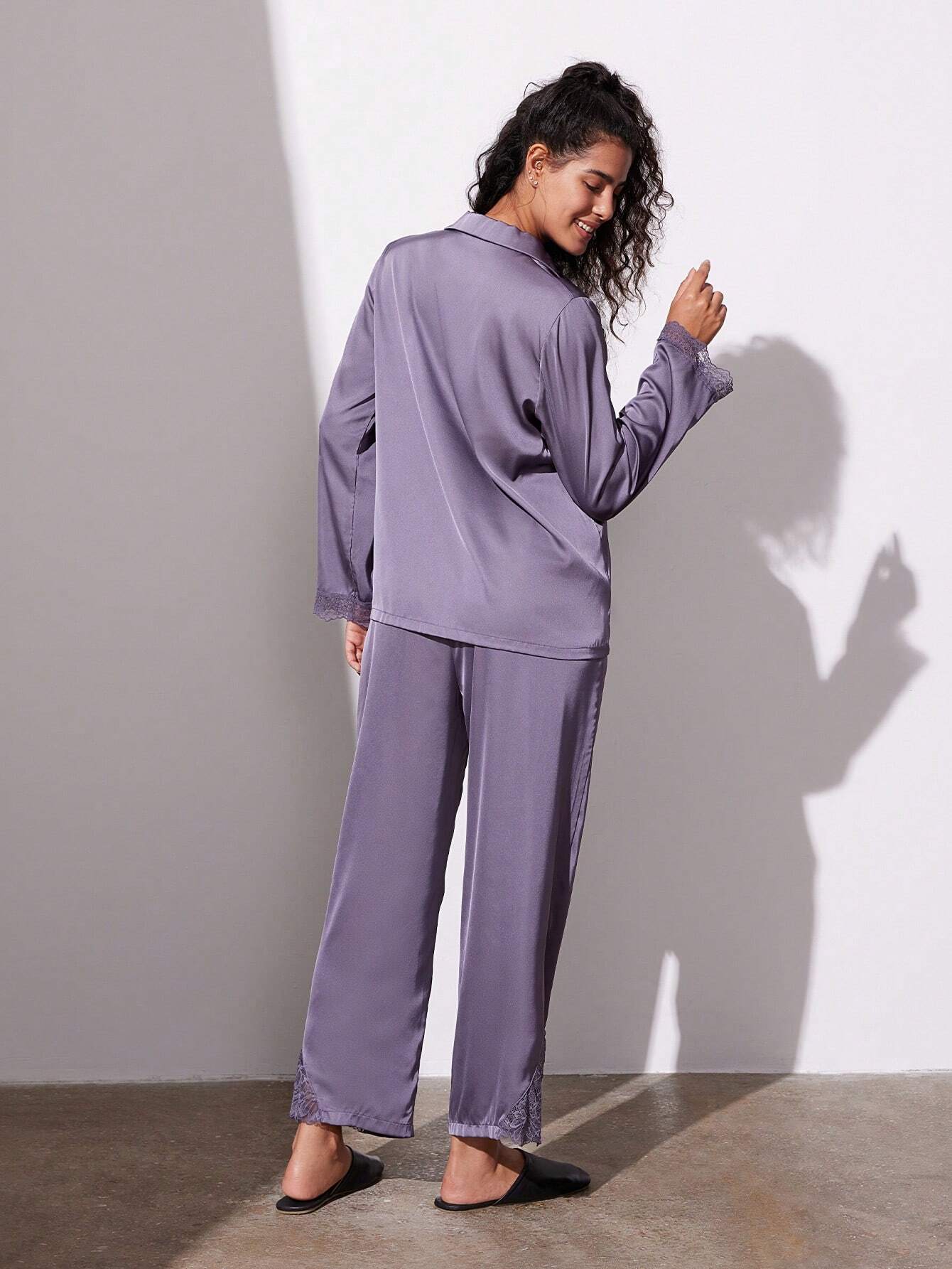 LUVLETTE Christmas Geometric Print Lace Lined Button Up Pajama Set