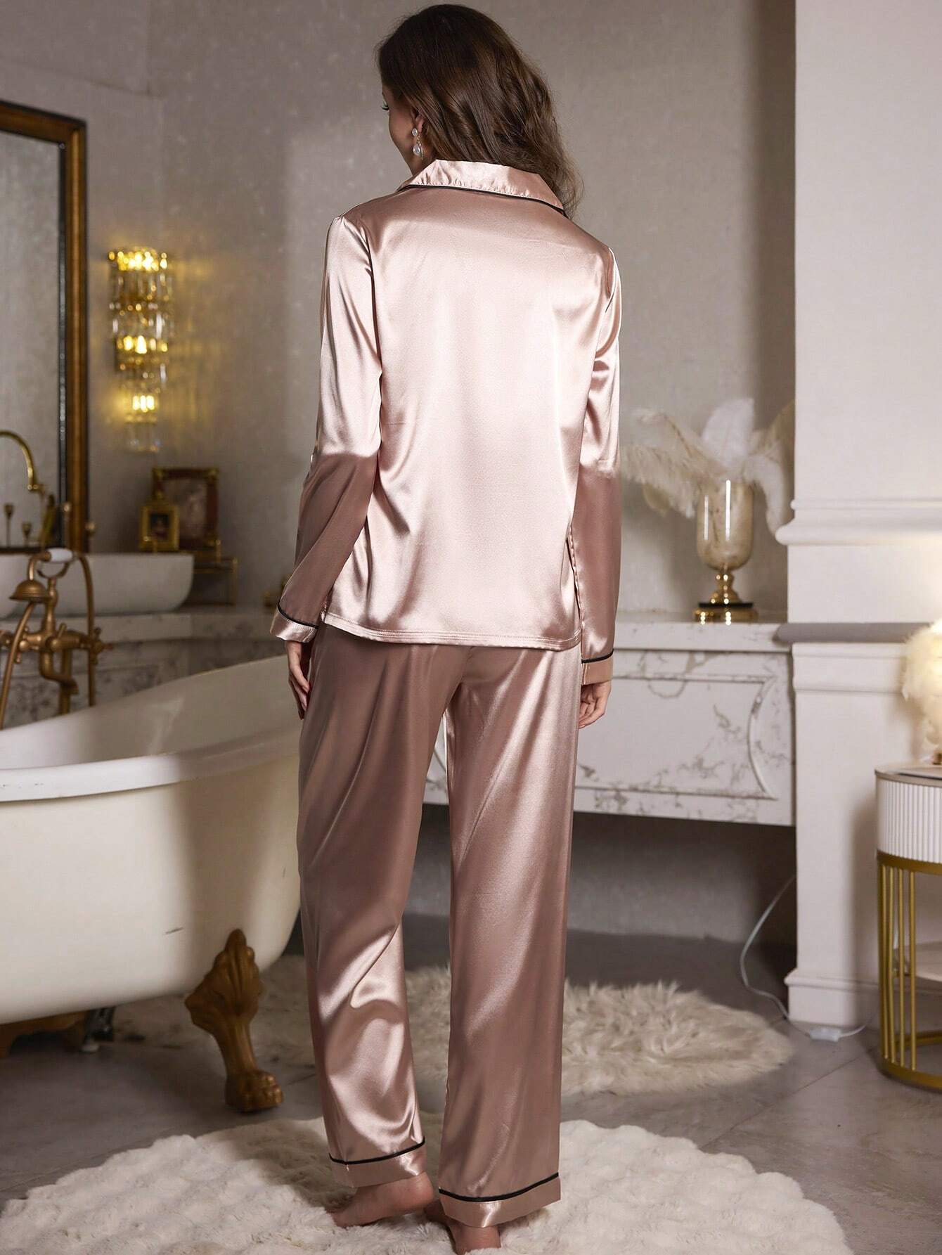 Women's Contrast Color Edged Collar Button-Front Pajamas Set
