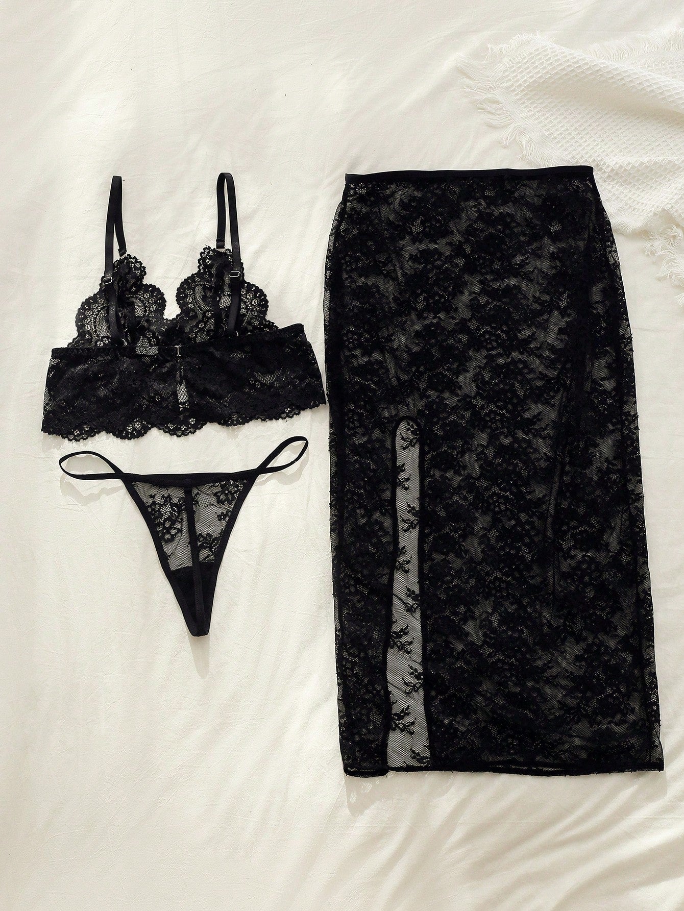 SHEIN Floral Lace Split Thigh Lingerie Set