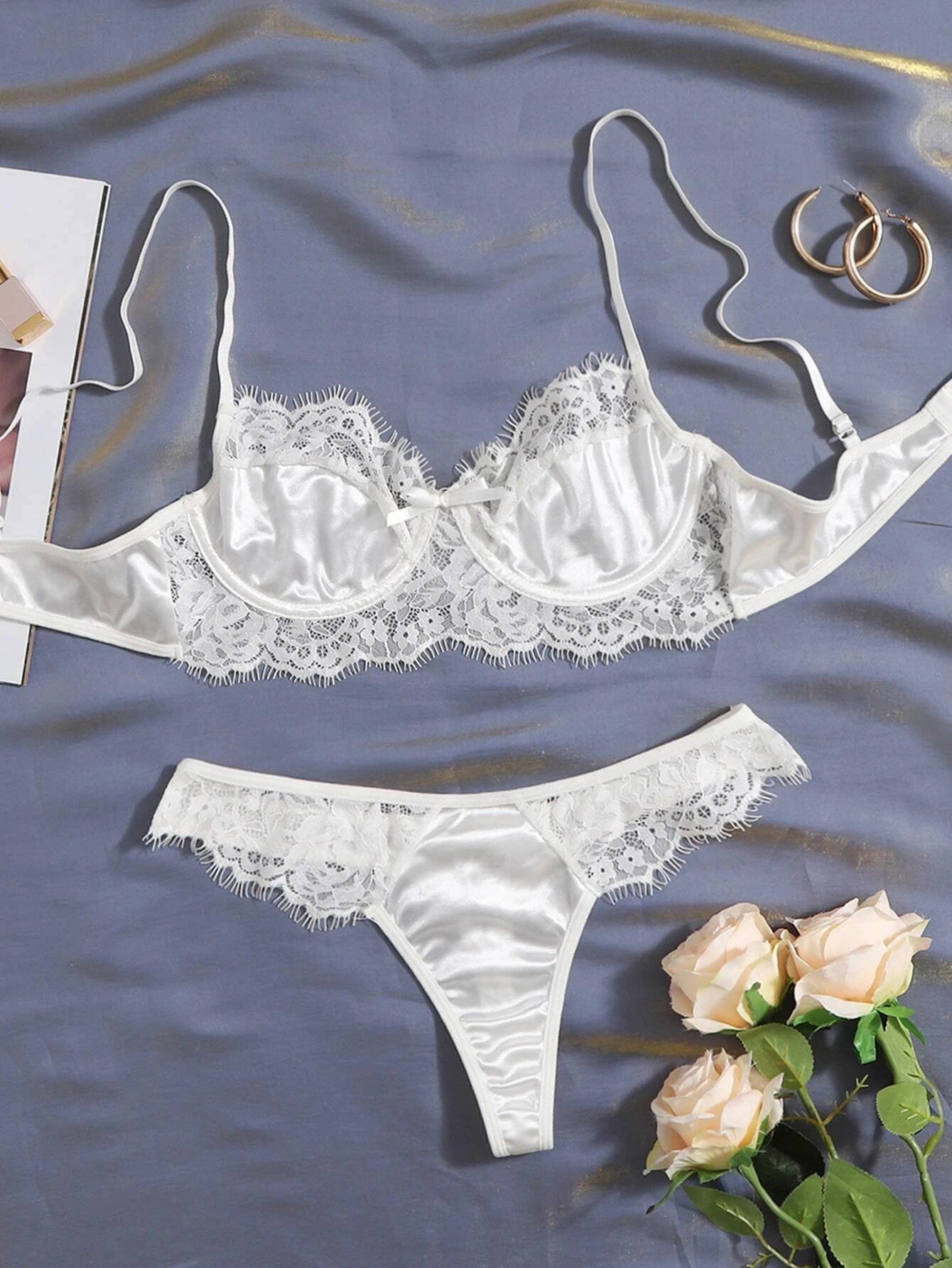 Contrast Lace Underwire Lingerie Set