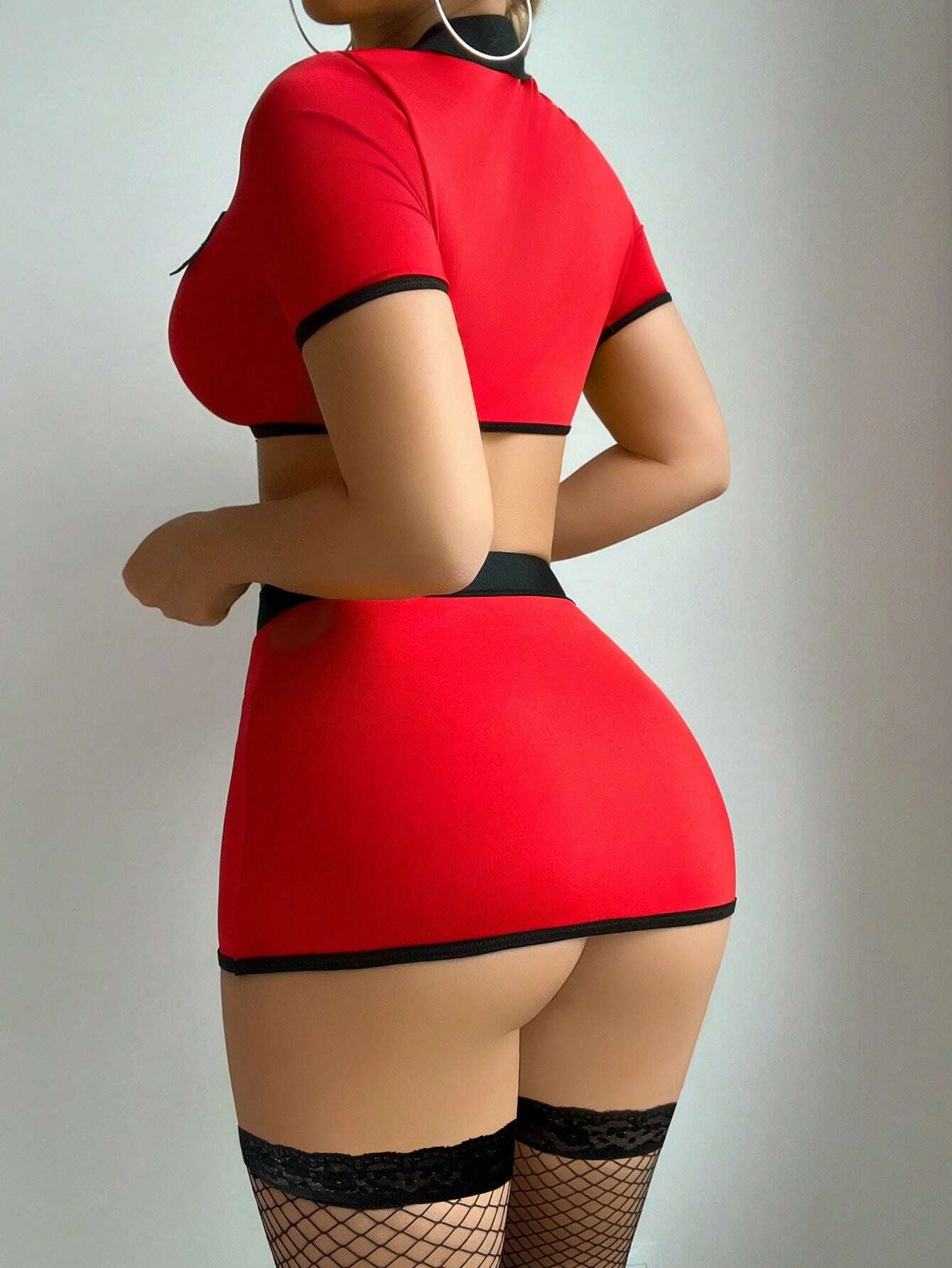 Fantasy Costume 6pcs/Set Sexy Party Uniform Includes Crop Top, Thong, Garter Skirt, Belt &amp; 2pcs Mesh Stockings