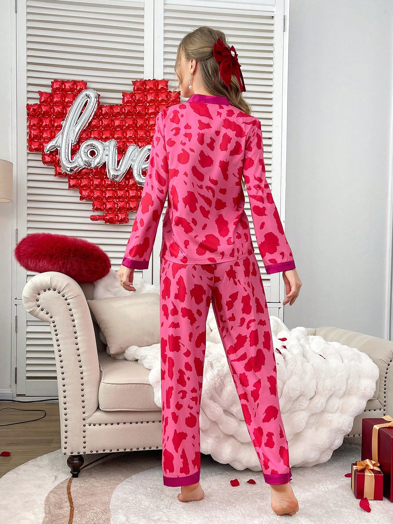 Allover Print Contrast Trim Pajama Set