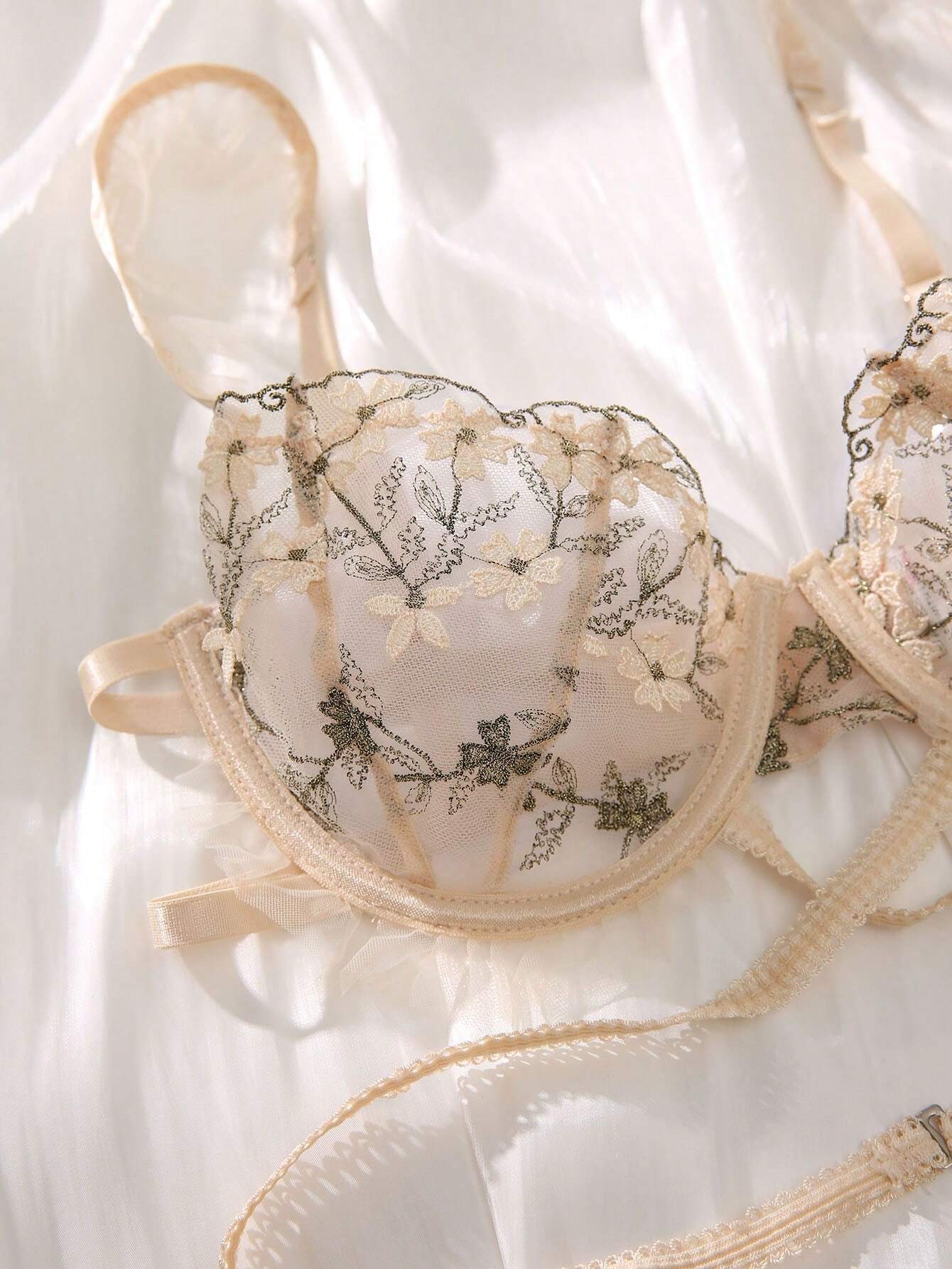 Floral Embroidery Mesh Underwire Lingerie Set