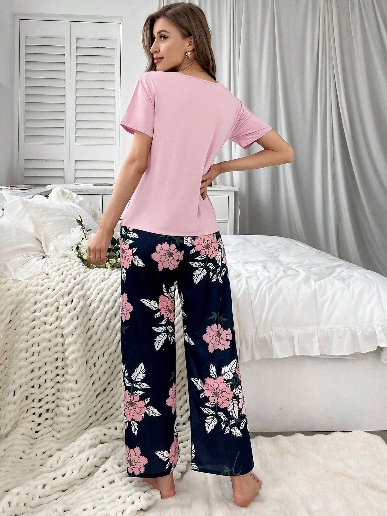 Floral Printed Short Sleeve Top And Pants Pajama Set