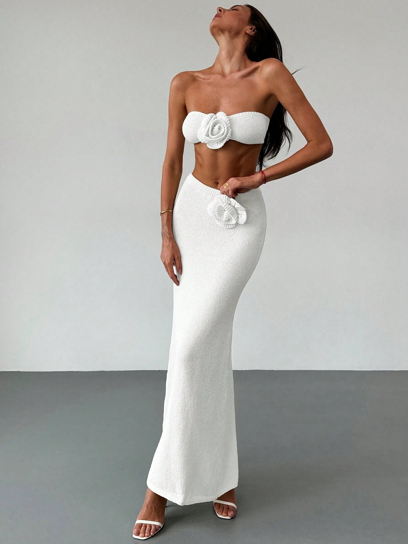 Aloruh 2pcs Women's Apricot Romantic Vacation Off-Shoulder Floral Tube Top And Floral Skirt Set White