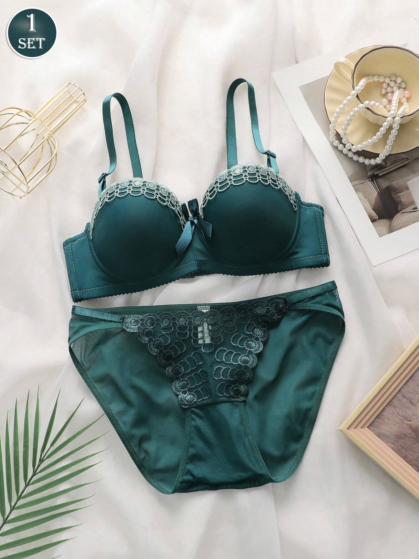 Ladies' Embroidery Bowknot Decor Underwire Bras &amp; Panties Set