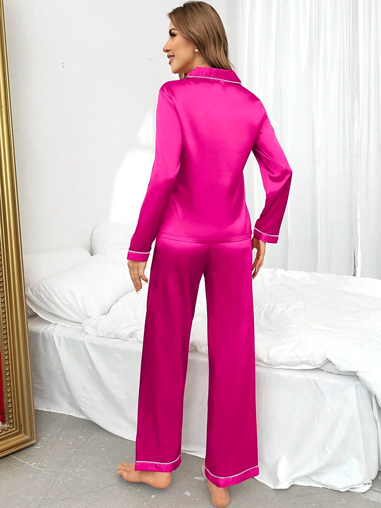 Women's Contrast Color Edged Collar Button-Front Pajamas Set