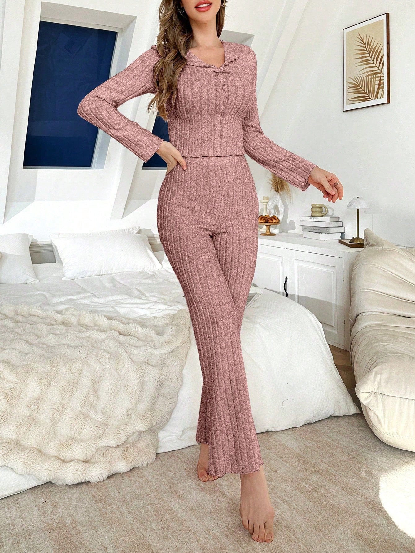1set Women Solid Color Fleece V-Neck Fitted Long Sleeve Top And Pants Pajama Set