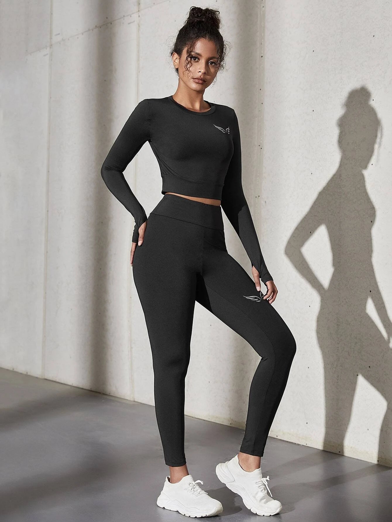 Sport Studio Thumb Holes Crop Tee &amp; Letter Graphic Leggings Sports Set