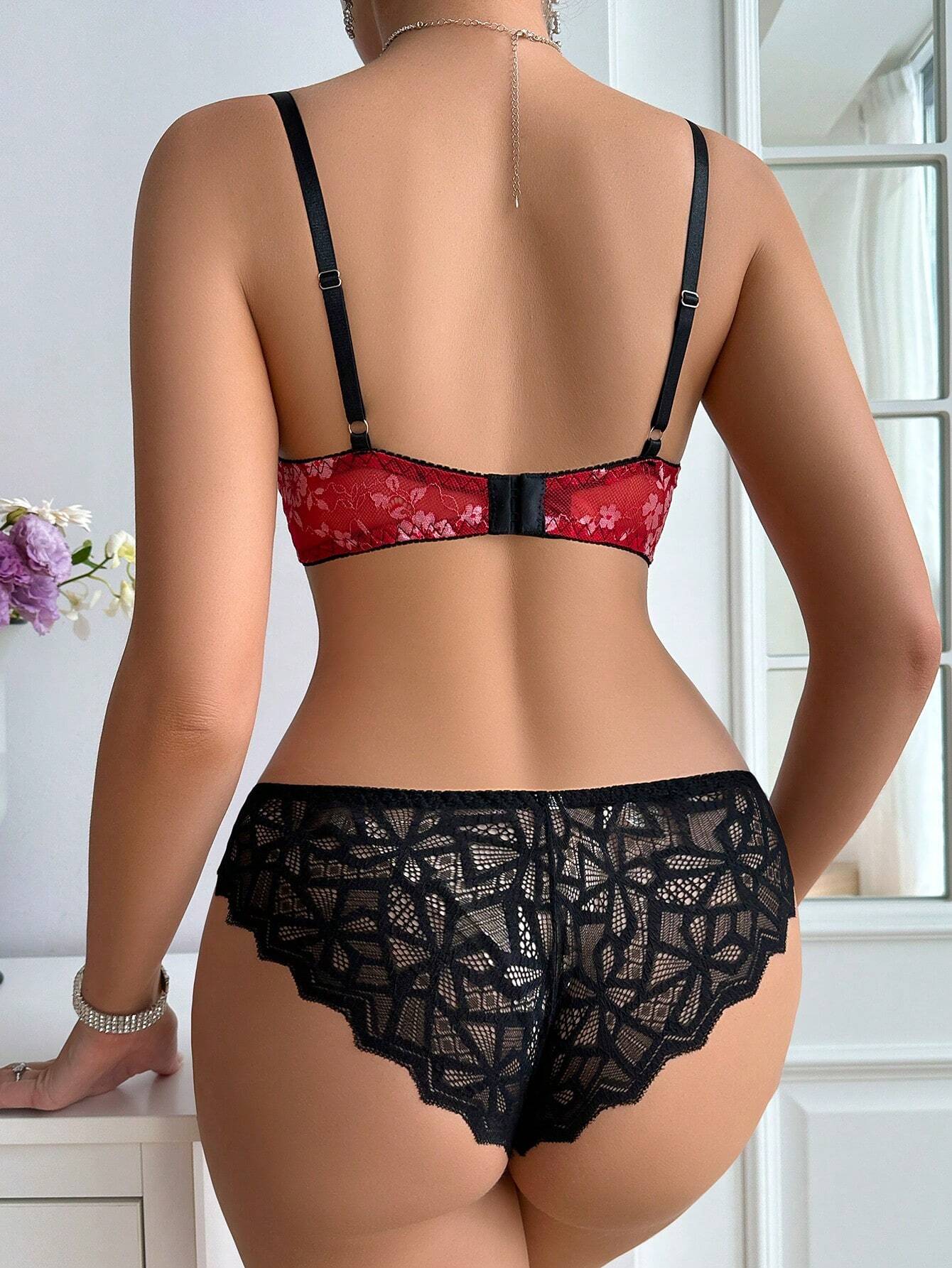 Lace Detail Mesh Underwire Lingerie Set