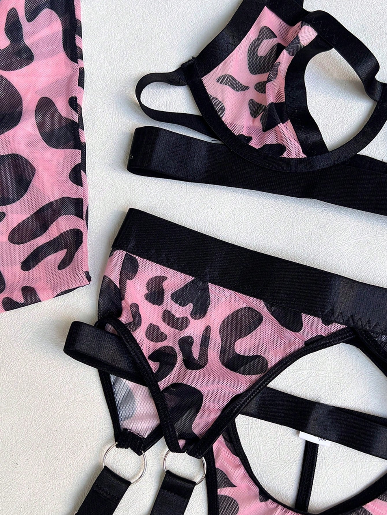 Women's Sexy Lingerie Set: Garter Belt, Over-the-knee Stockings, Bra And Thong