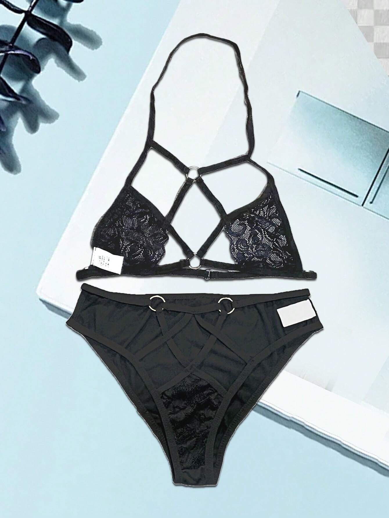 1set Women's Sexy Lingerie Strappy Design Deep V-Neck Lace Three-Piece Set