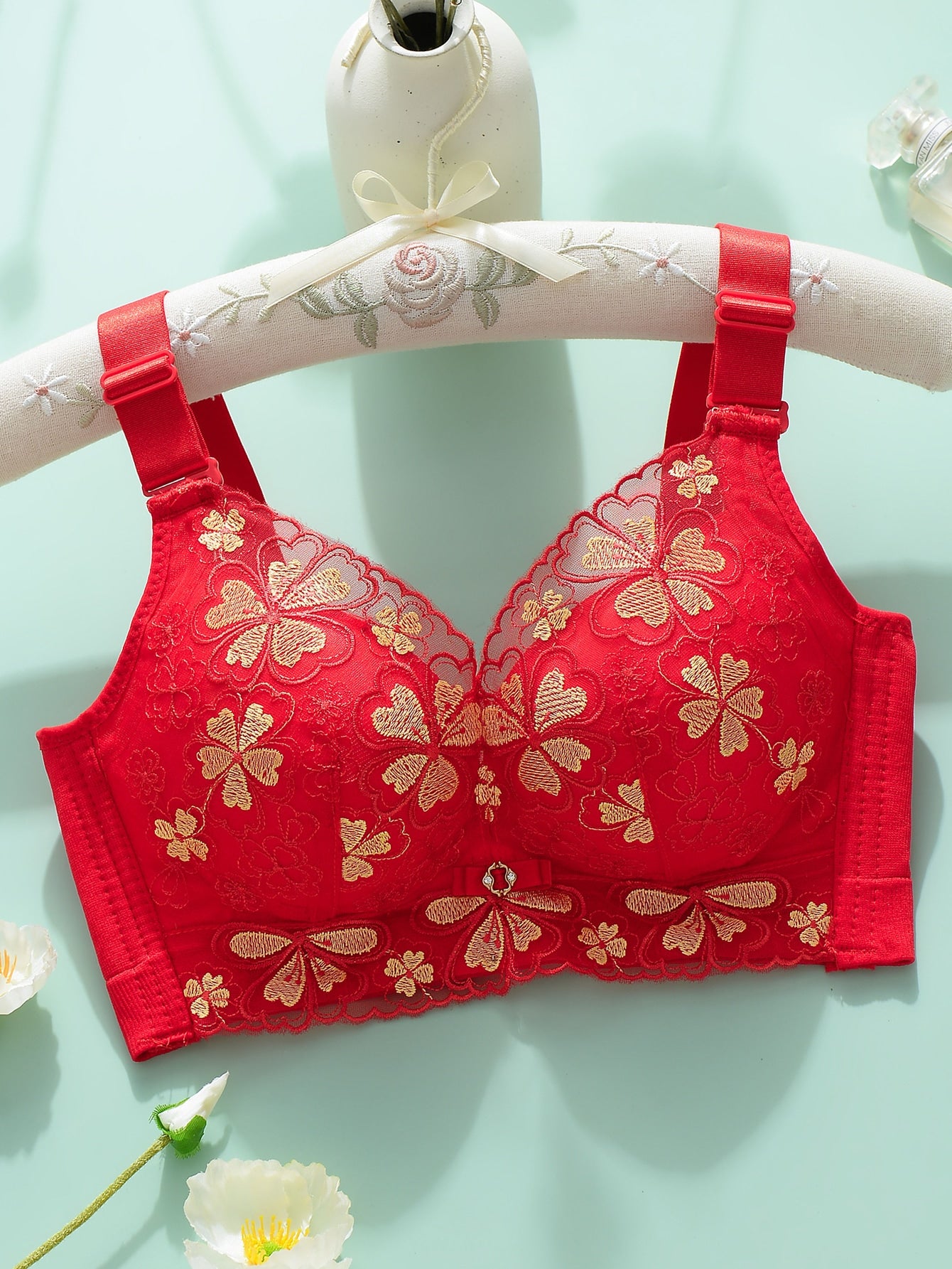 New Women's Underwear Thickened Push-up Embroidery Bra, No Steel Ring Design &amp; Side Gathering, Anti-sagging &amp; Adjustable, Sexy 70B Red