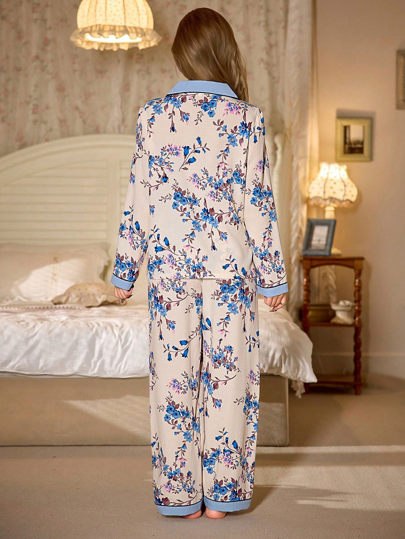 Collared Cropped Button-Up Floral Mixed Color Bubble Crepe Women Pajamas Set