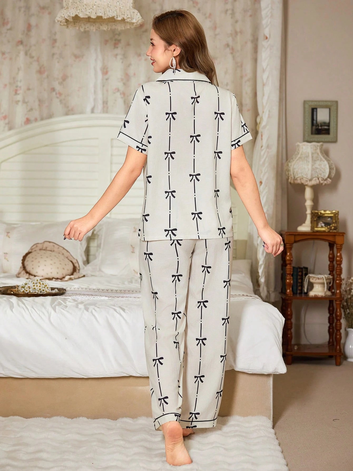 Contrast Trim Lapel Wrap Butterfly Print Short Sleeve Top And Pants Sleepwear Set