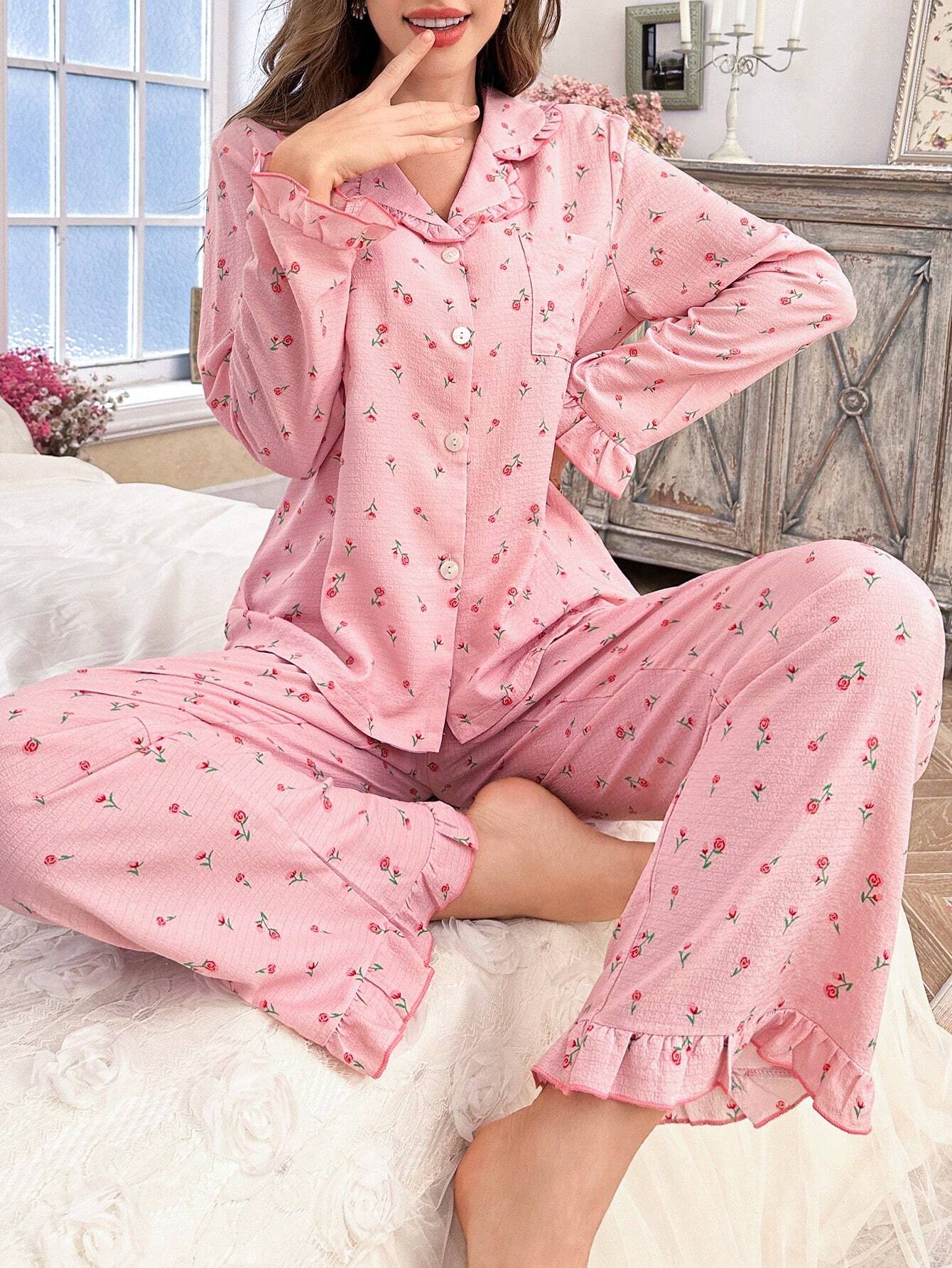 2pcs Ditsy Floral Ruffle Trim Collared Top & Pants Sleepwear Set