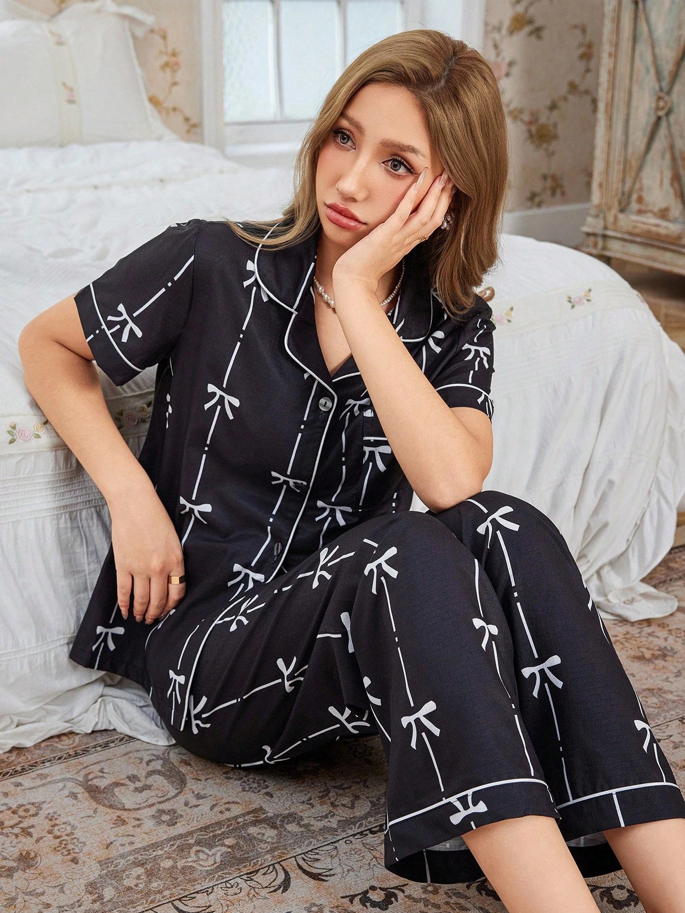Contrast Trim Lapel Wrap Butterfly Print Short Sleeve Top And Pants Sleepwear Set
