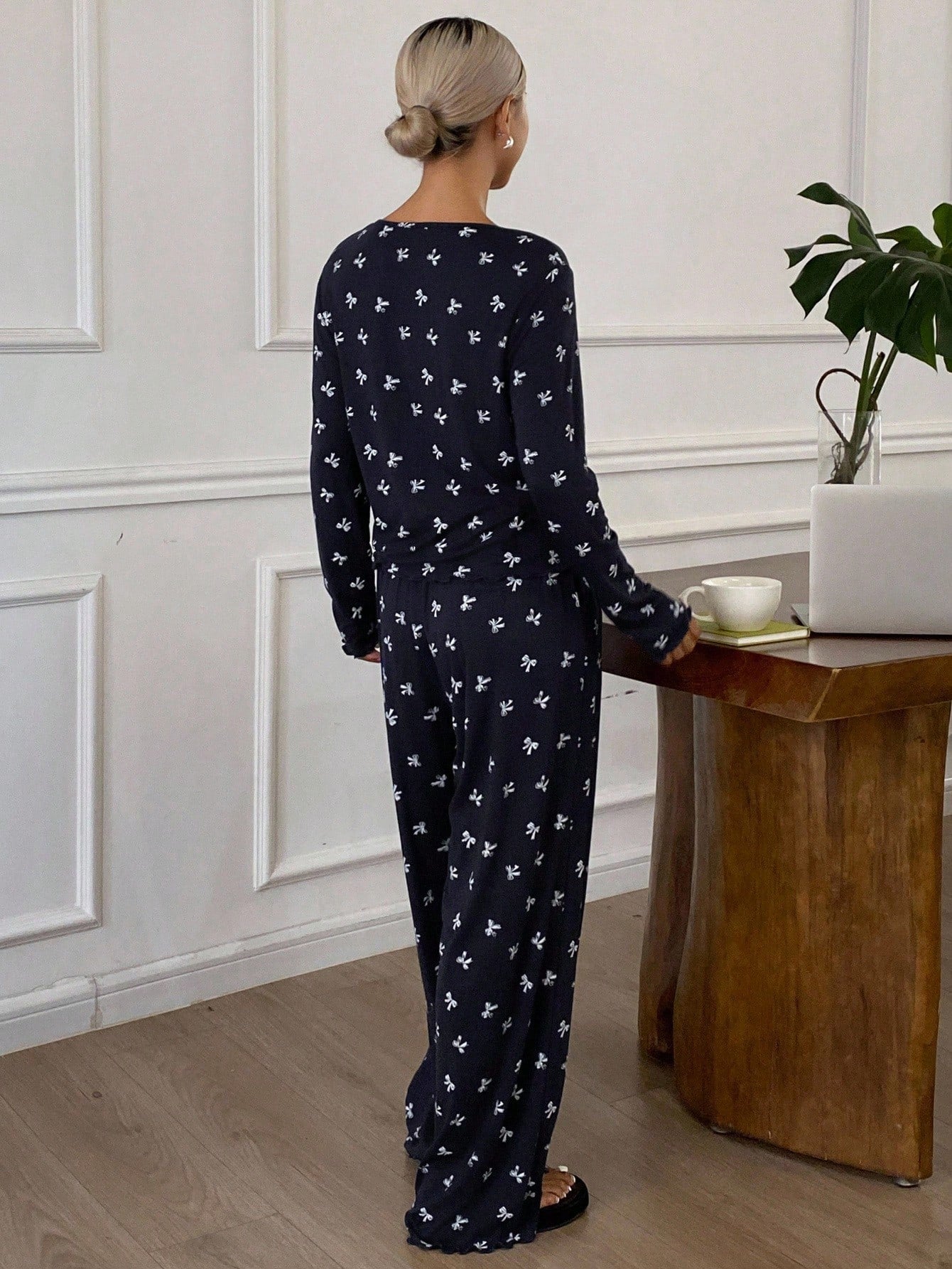 2pcs Allover Bow Print Knit Top And Pants