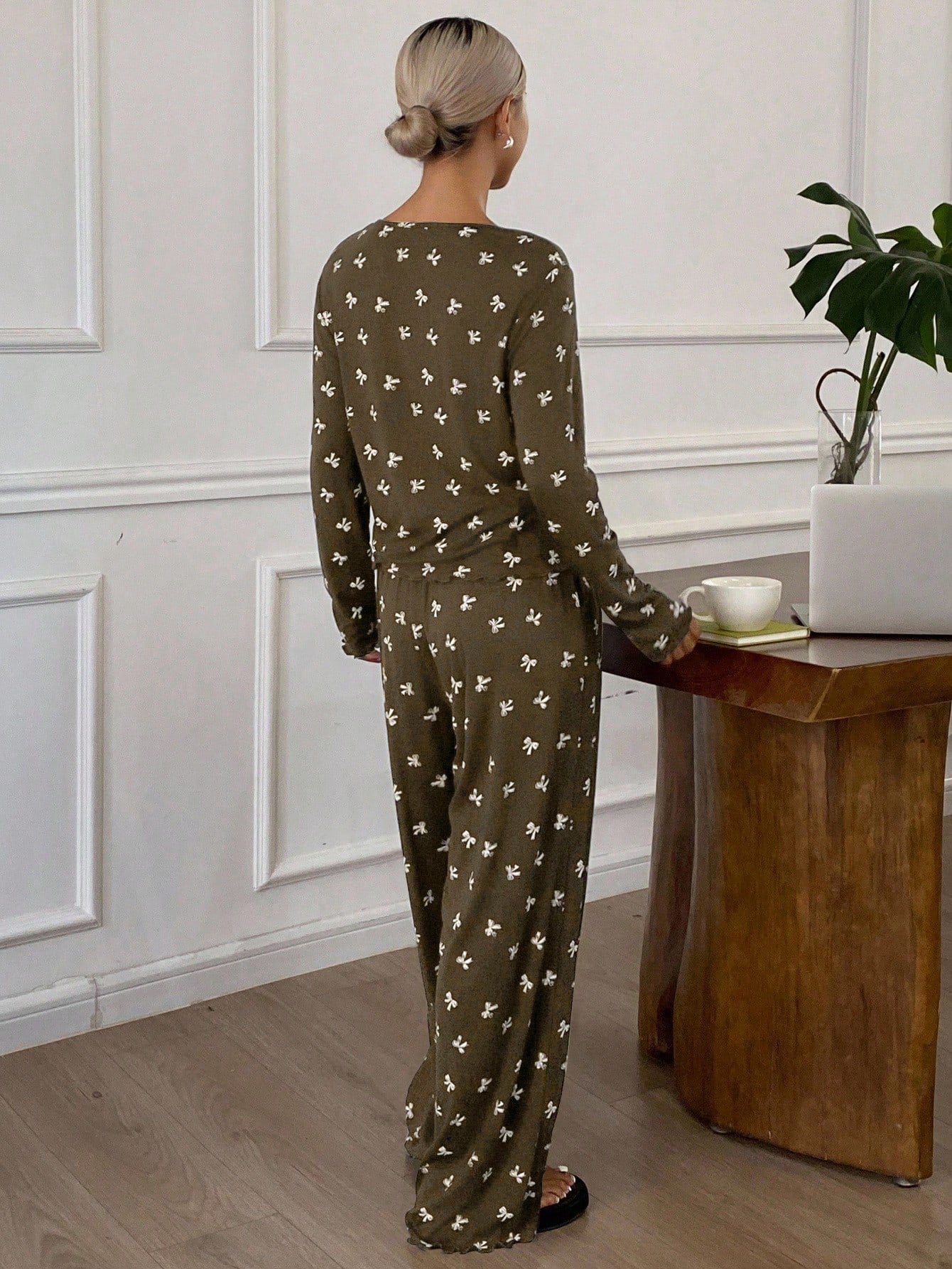 2pcs Allover Bow Print Knit Top And Pants