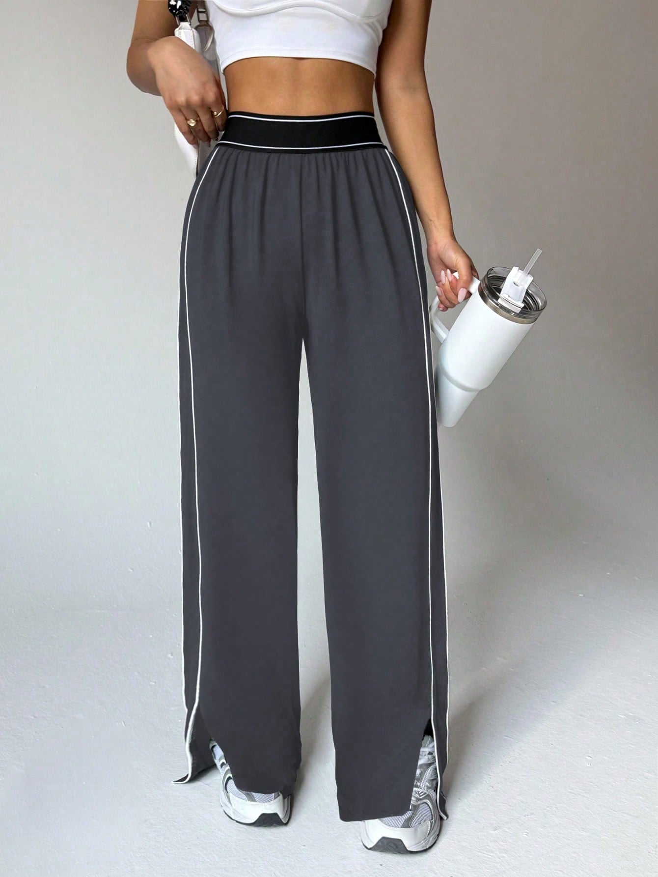 Women's Loose Fit Straight Leg Sweatpants With Pockets