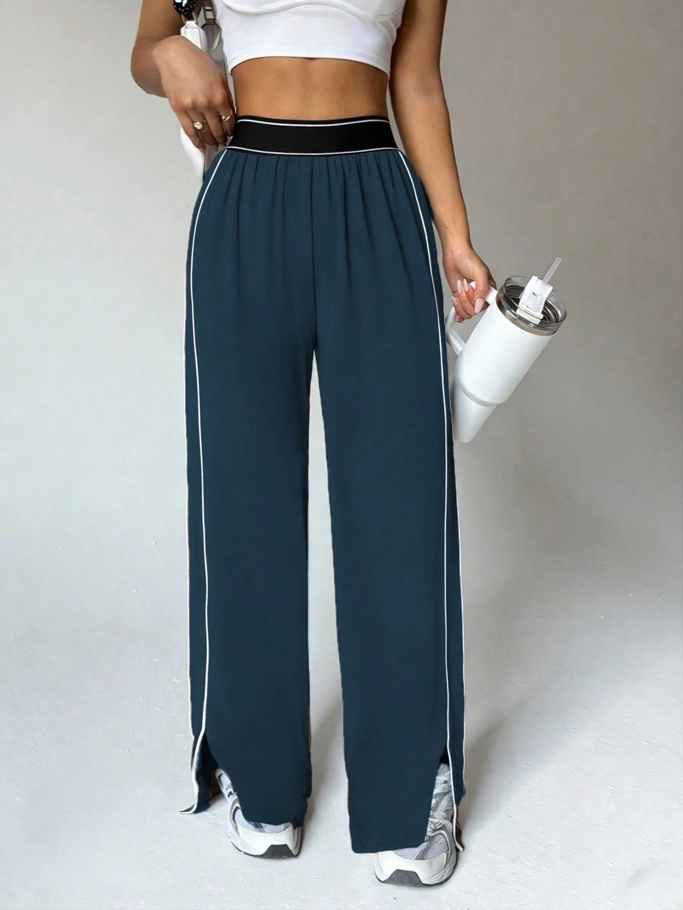 Women's Loose Fit Straight Leg Sweatpants With Pockets