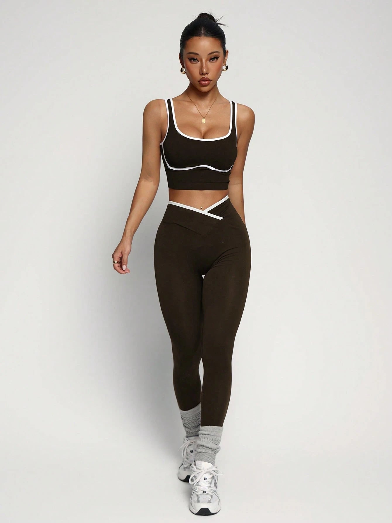 Women's Seamless Contrast Color Yoga Activewear Set Brown
