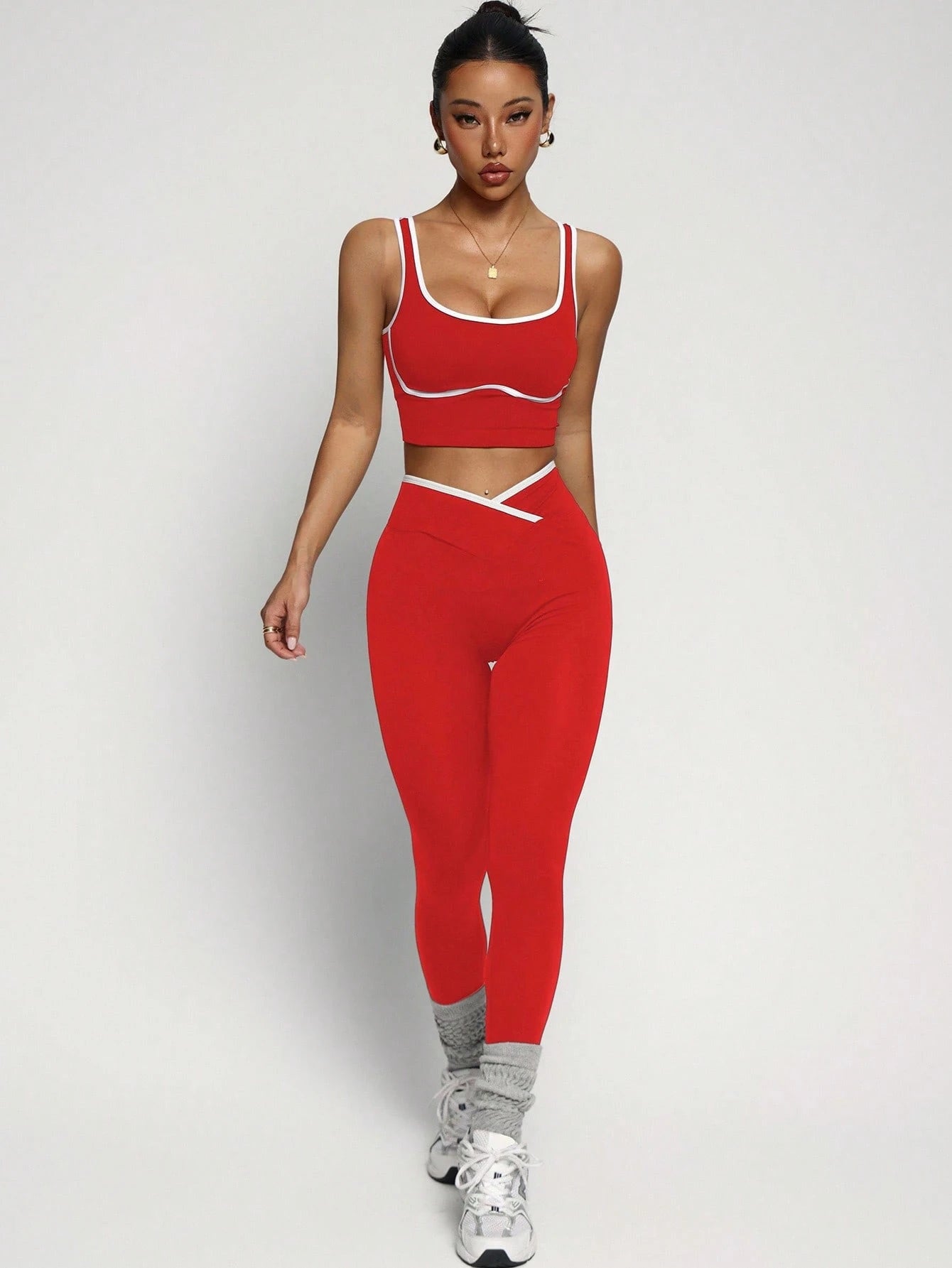 Women's Seamless Contrast Color Yoga Activewear Set Red