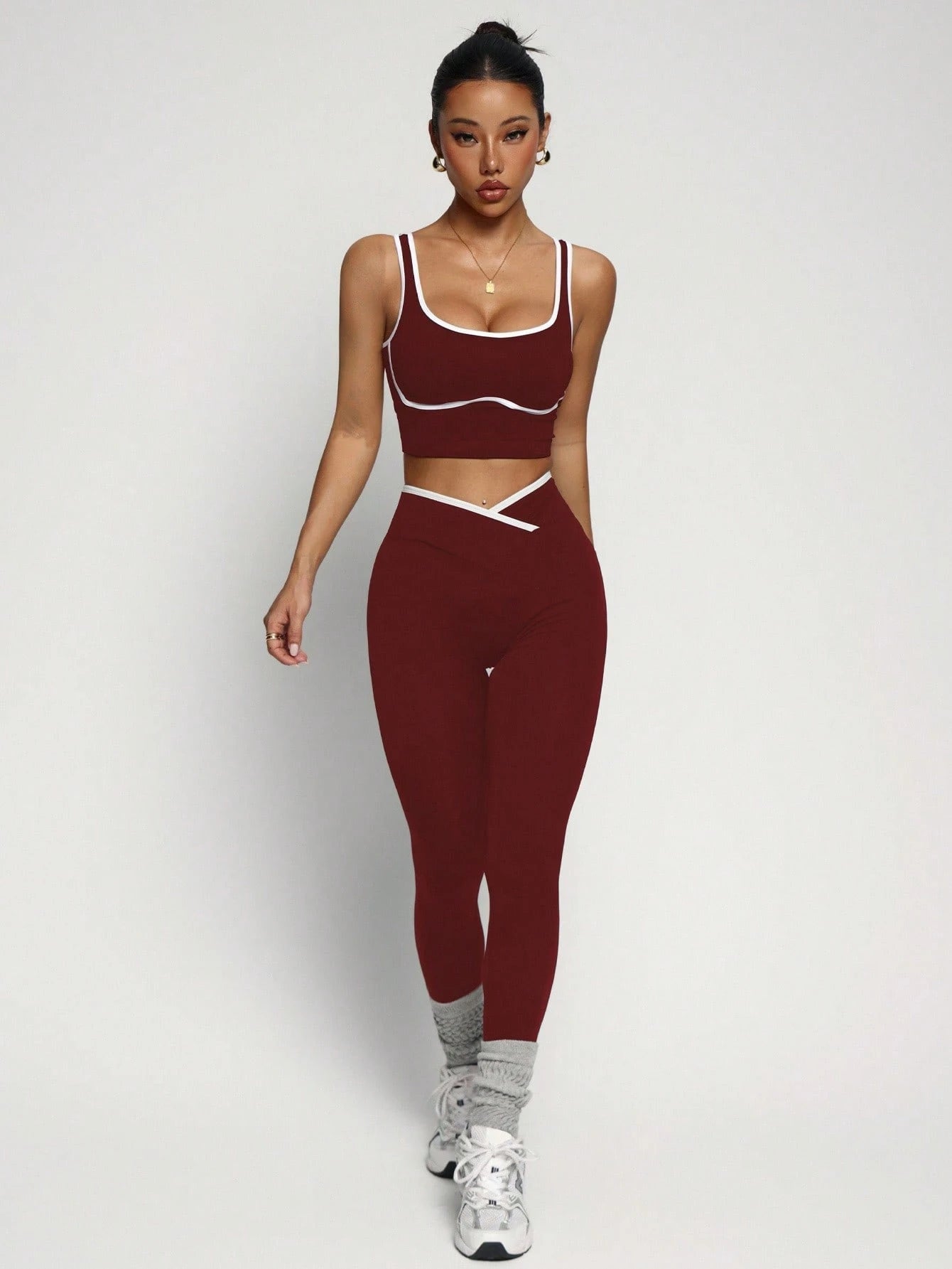 Women's Seamless Contrast Color Yoga Activewear Set