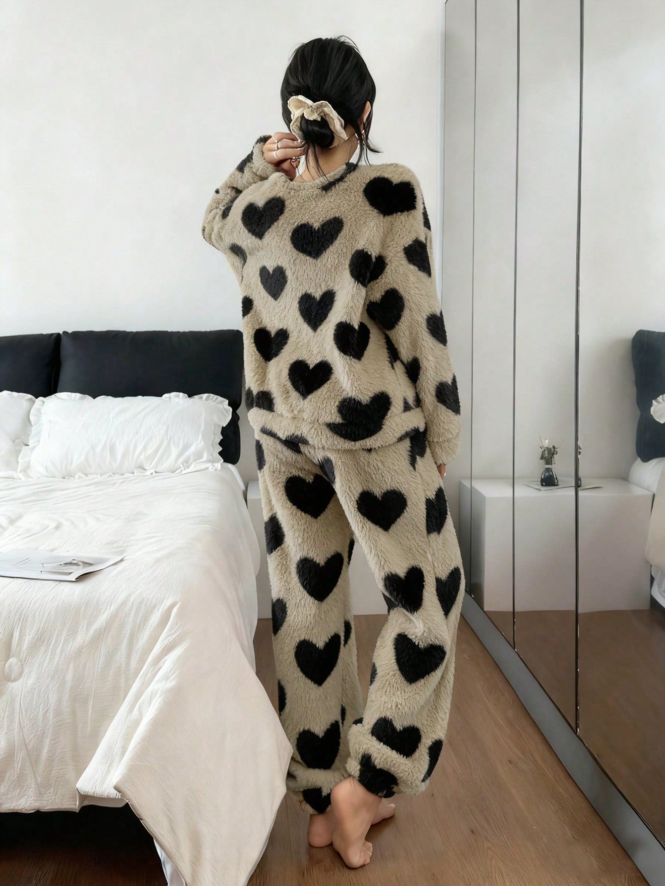 Cute Heart Pattern Thickened Fleece Pajama Set With Long Sleeve