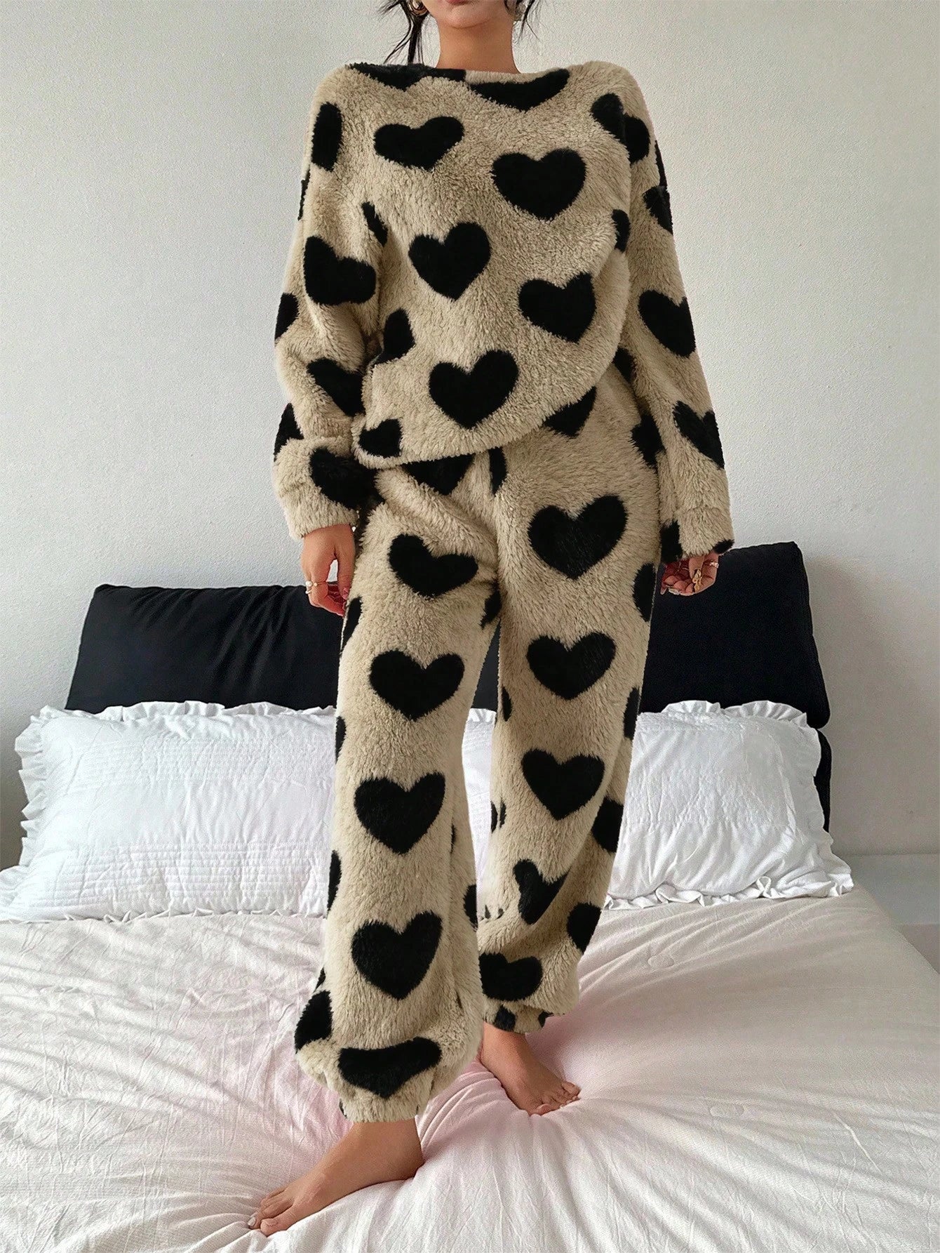 Cute Heart Pattern Thickened Fleece Pajama Set With Long Sleeve