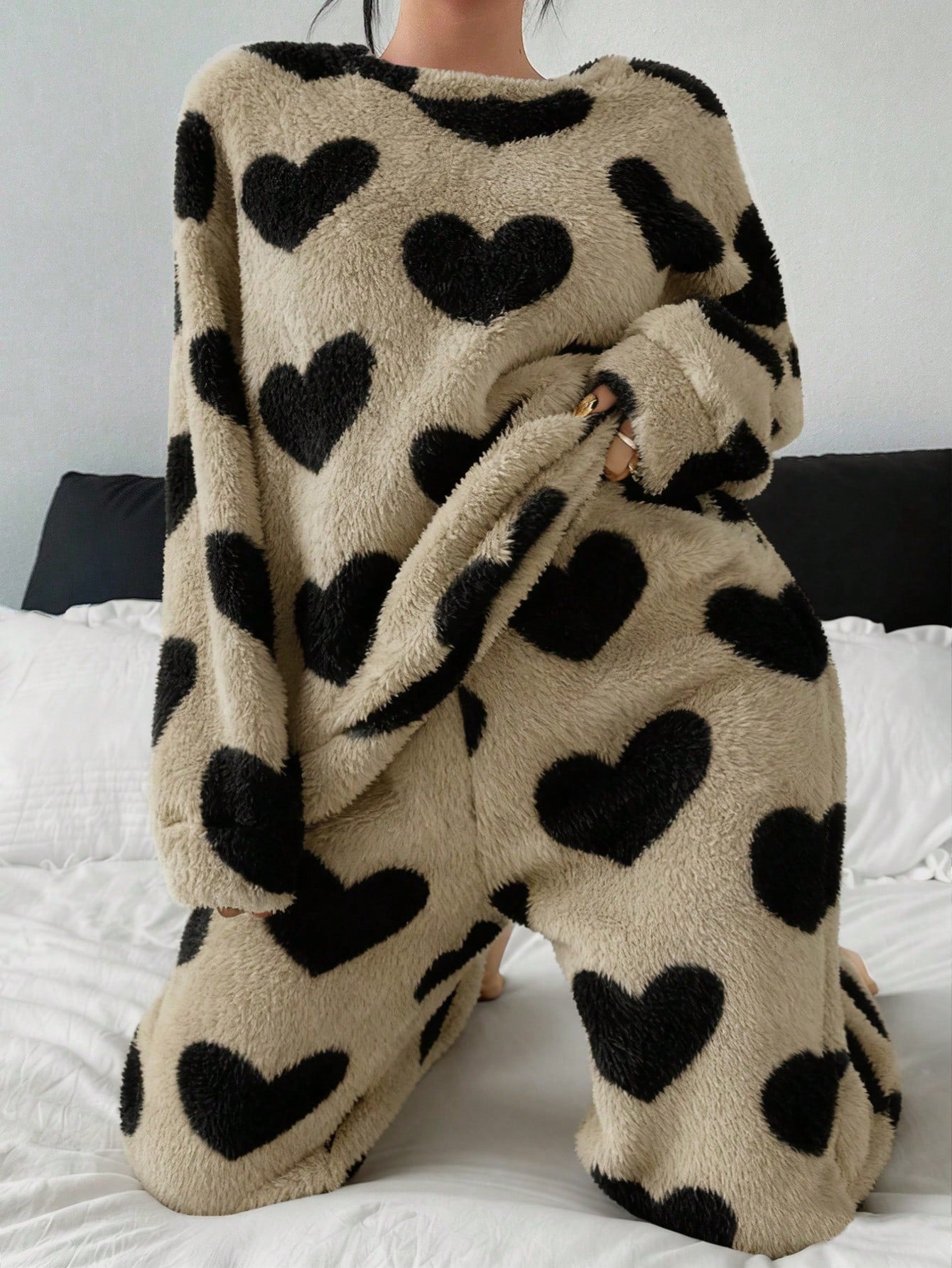 Cute Heart Pattern Thickened Fleece Pajama Set With Long Sleeve