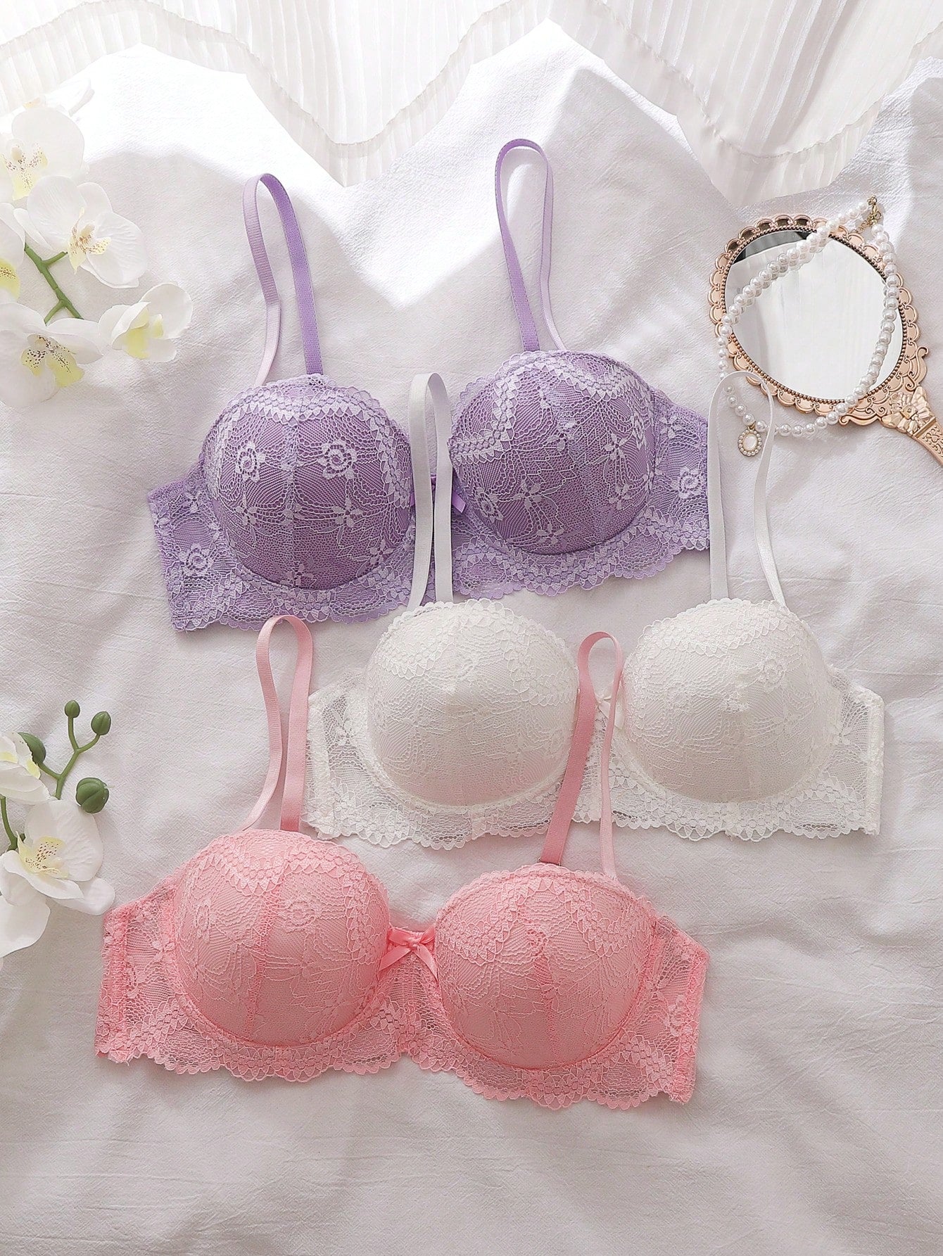 Women Lace Trim Wire-Free Push Up Bra With Non-Removable Pads