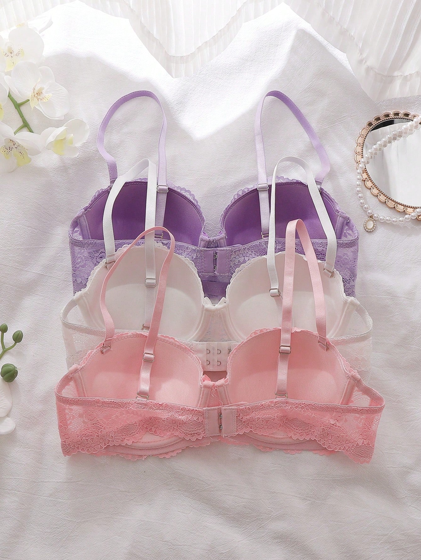 Women Lace Trim Wire-Free Push Up Bra With Non-Removable Pads