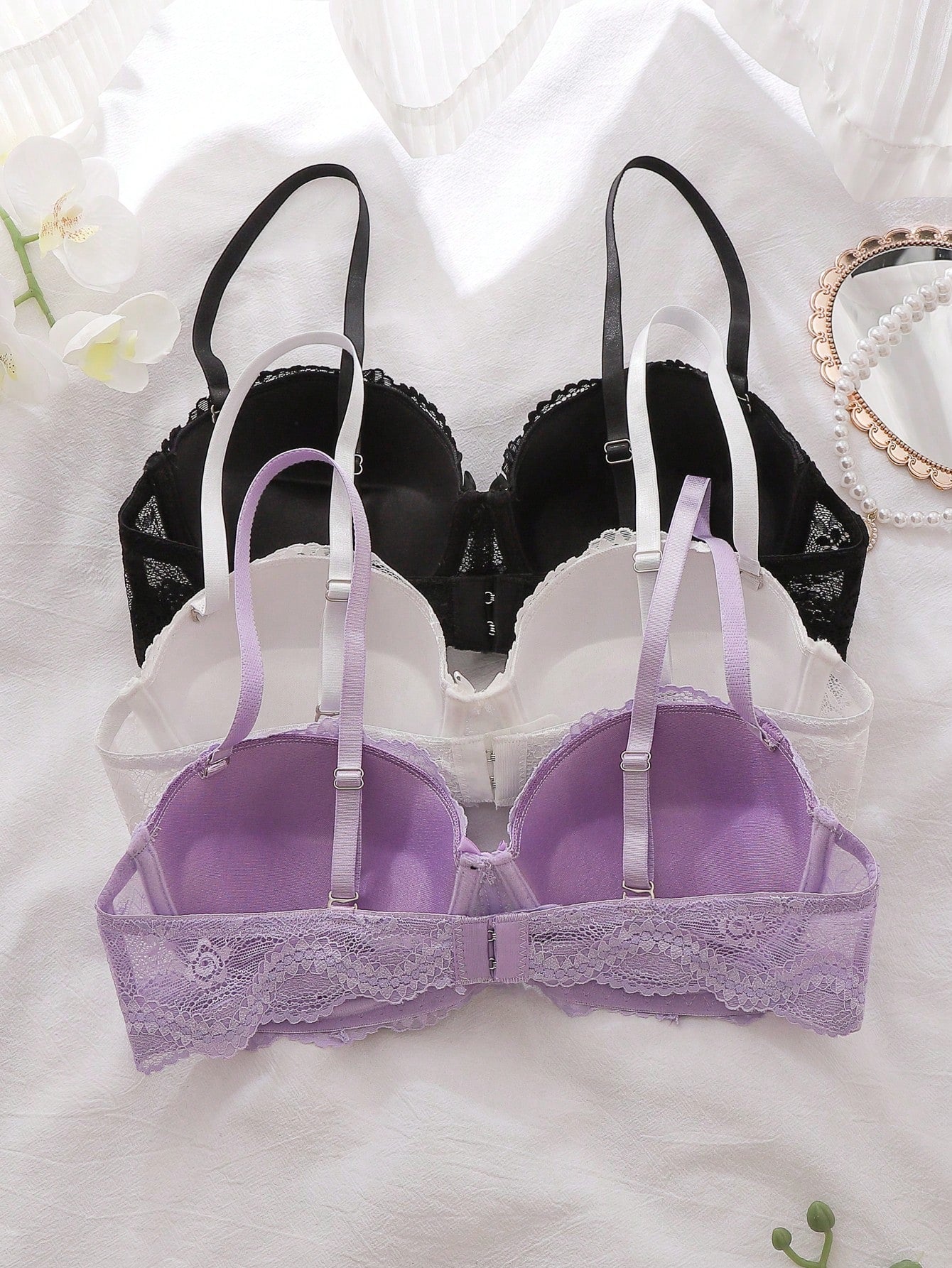 Women Lace Trim Wire-Free Push Up Bra With Non-Removable Pads