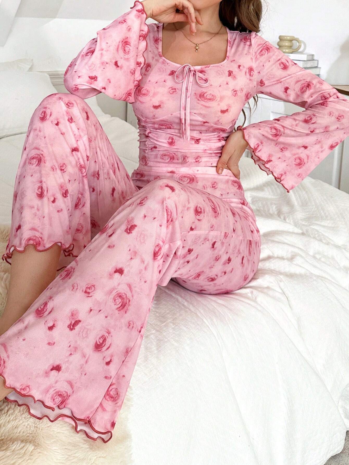 Floral Print Ruched Flare Cuff Sleeve Sleepwear Set